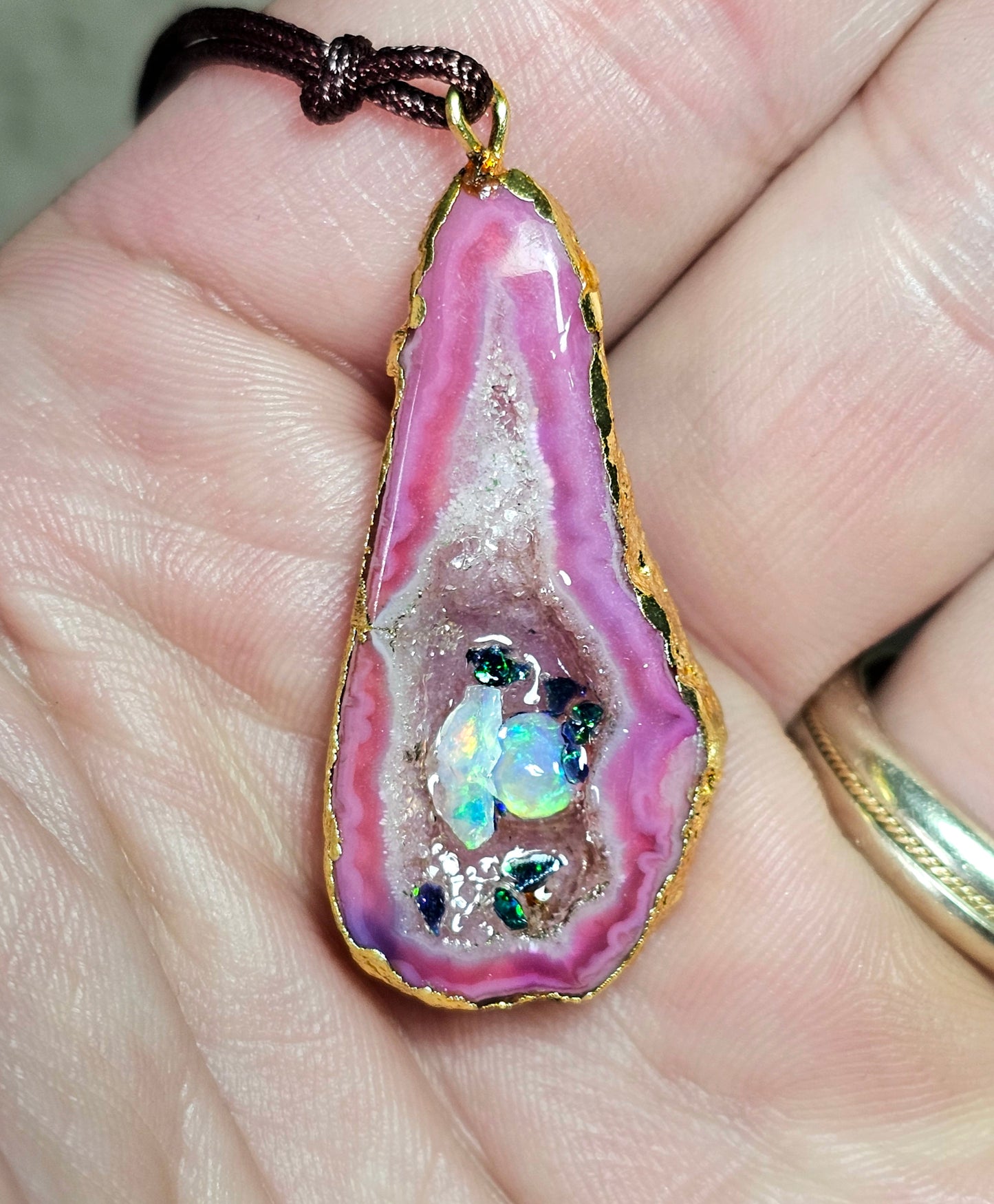 Beautiful Opal Chip Agate! Opal Art (OA11)