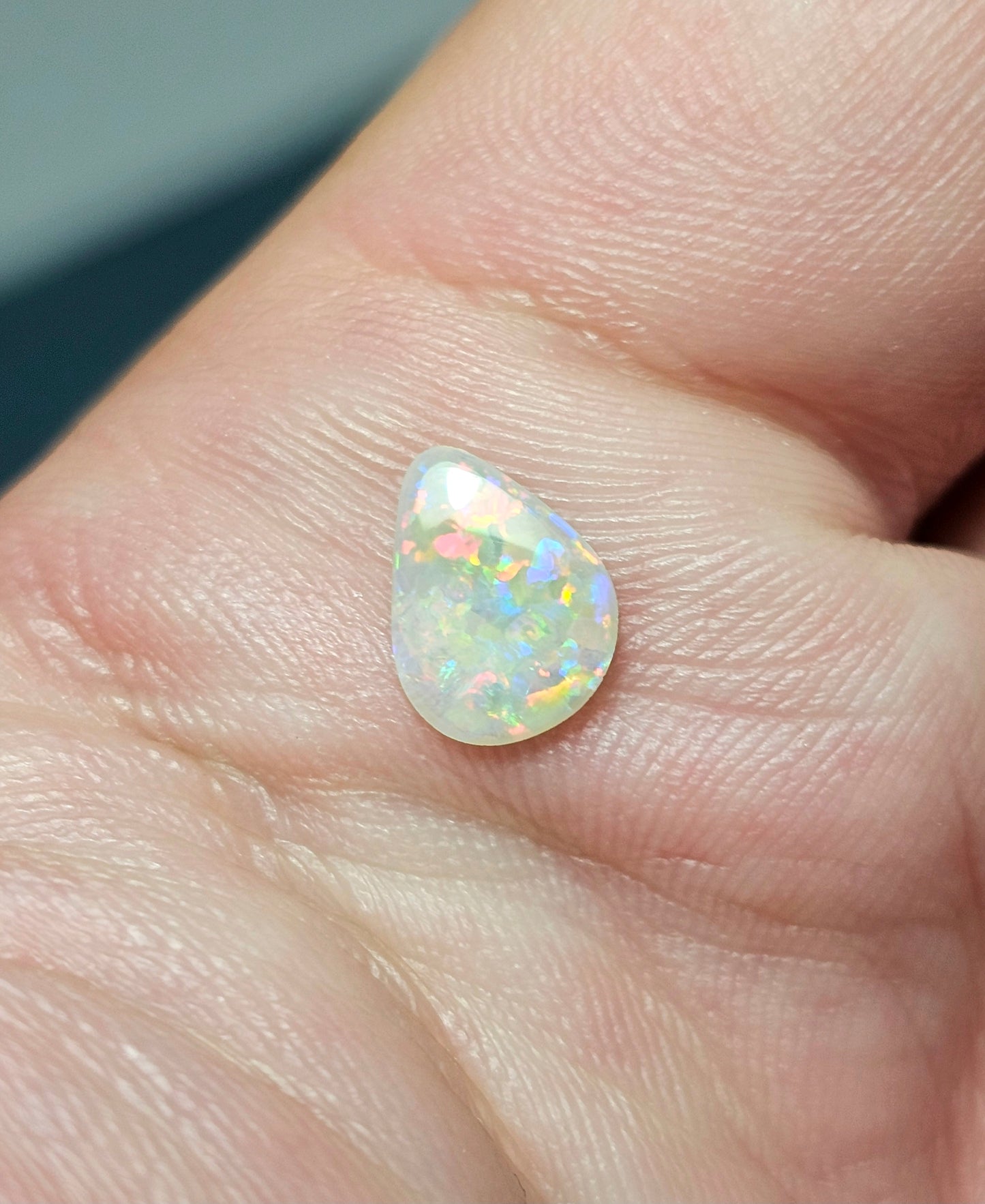 Rainbow colour L/RIDGE CRYSTAL OPAL 0.40cts (LRD02)