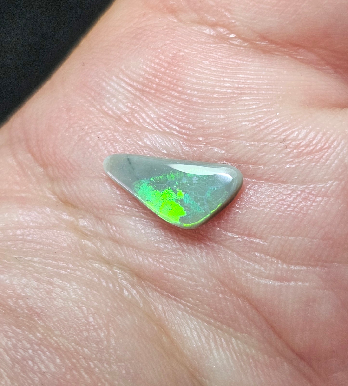 0.50cts Green Flashy Opal!! (LRW32)