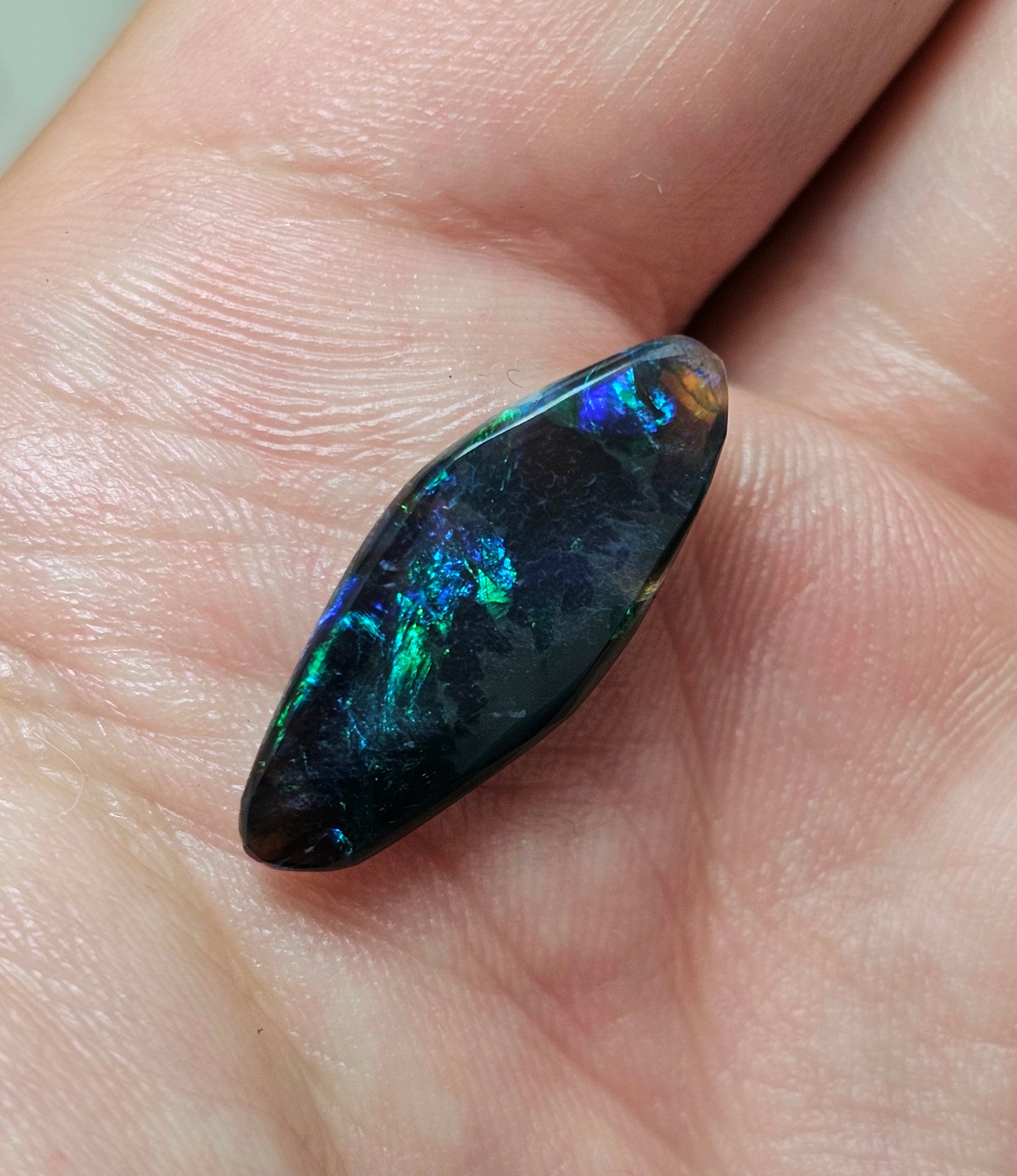 3.80cts Dark Black Opal from Lightning Ridge! (ALR44)