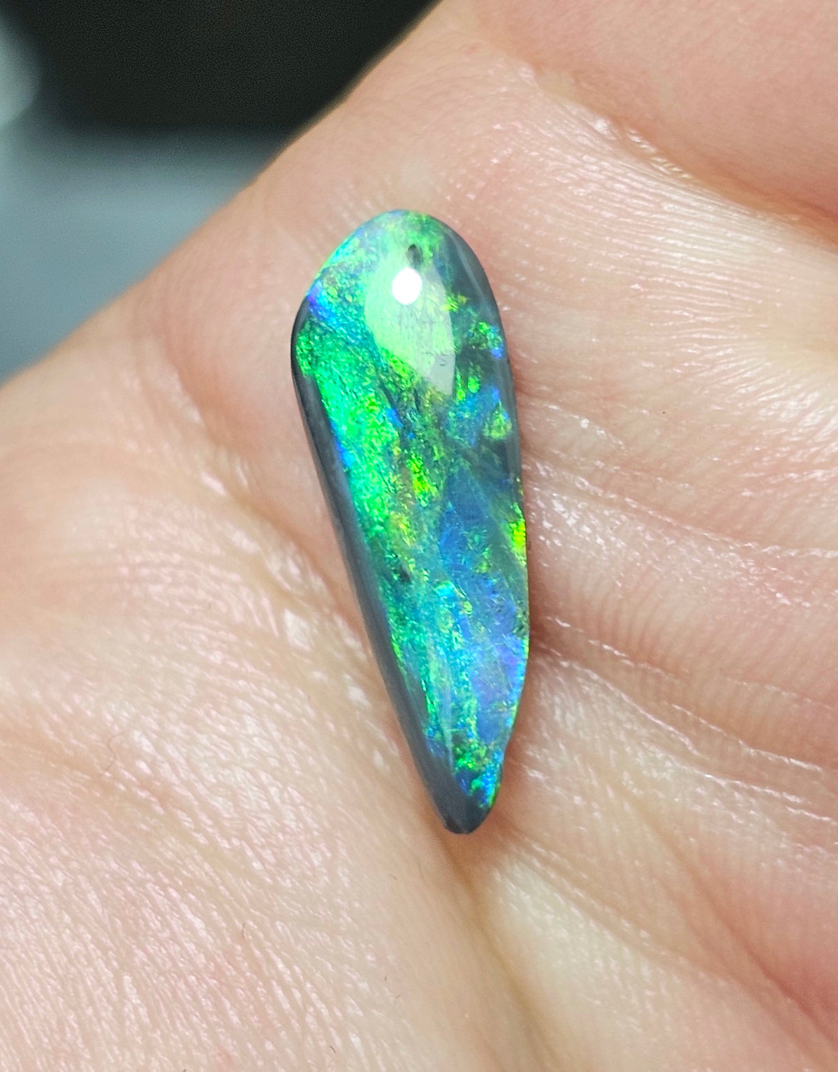 2.20cts Black Opal from Lightning Ridge! (Z12)