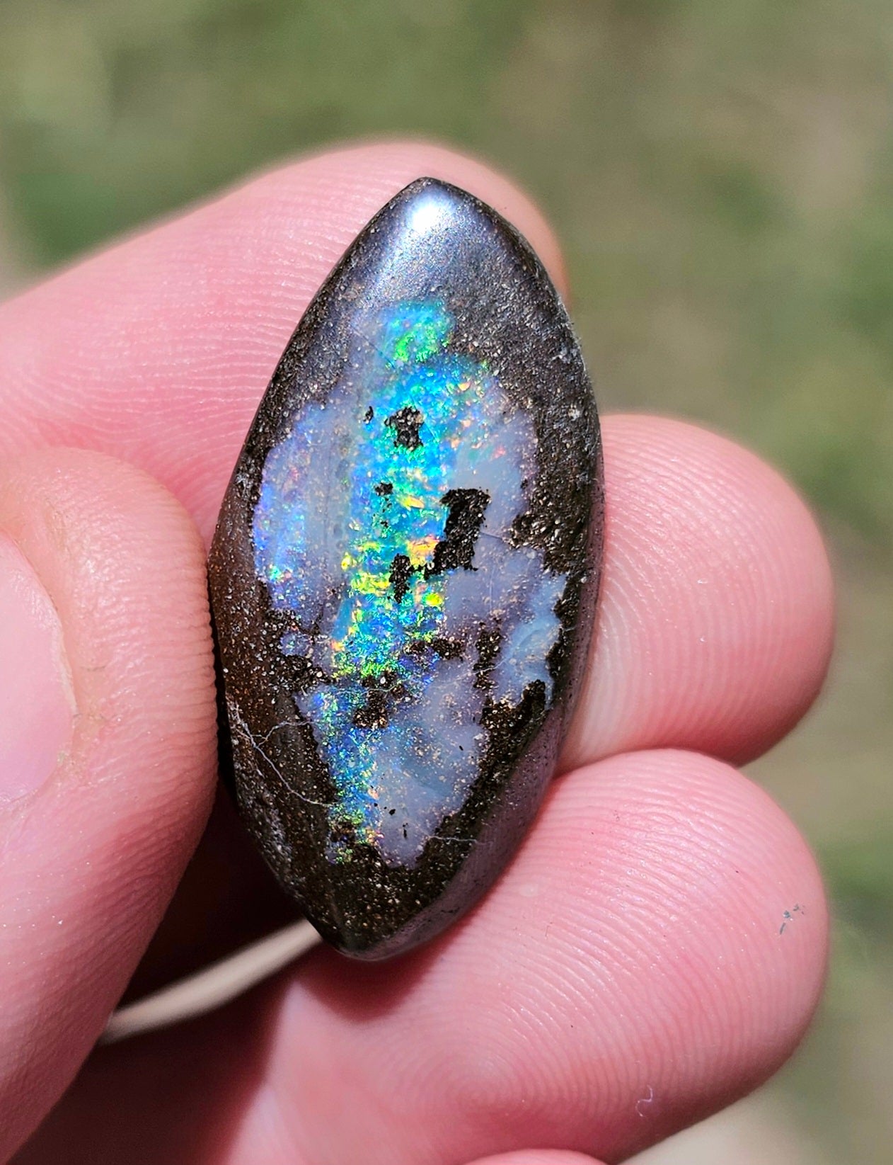 Vivid Colour on Boulder Opal! 27cts