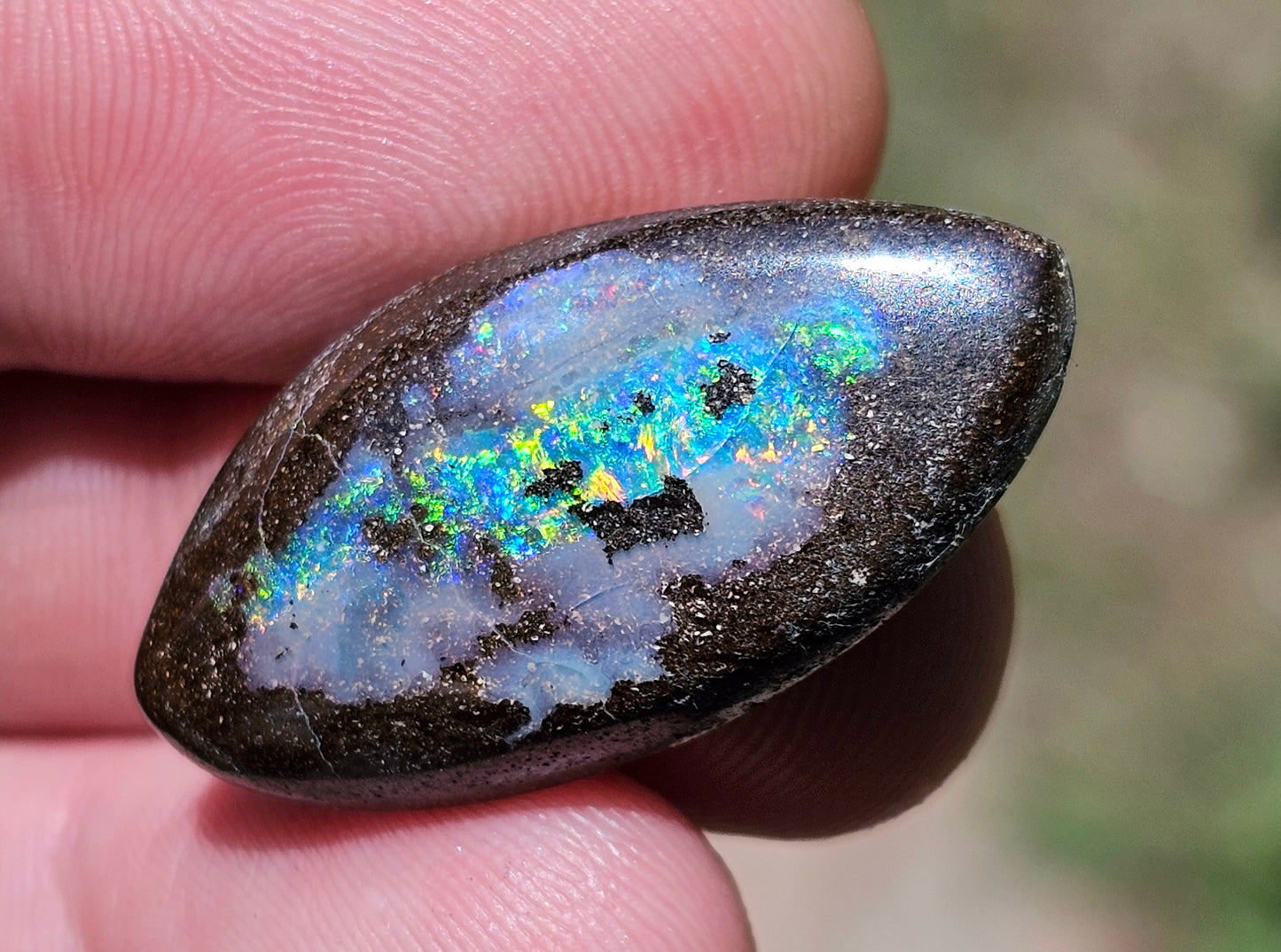 Vivid Colour on Boulder Opal! 27cts