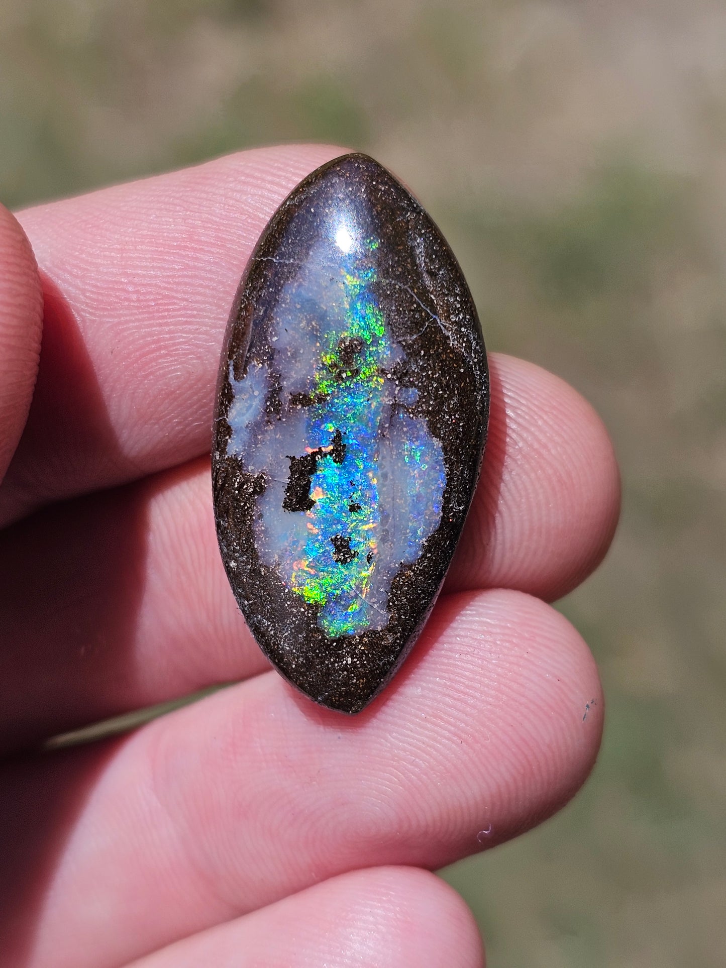 Vivid Colour on Boulder Opal! 27cts