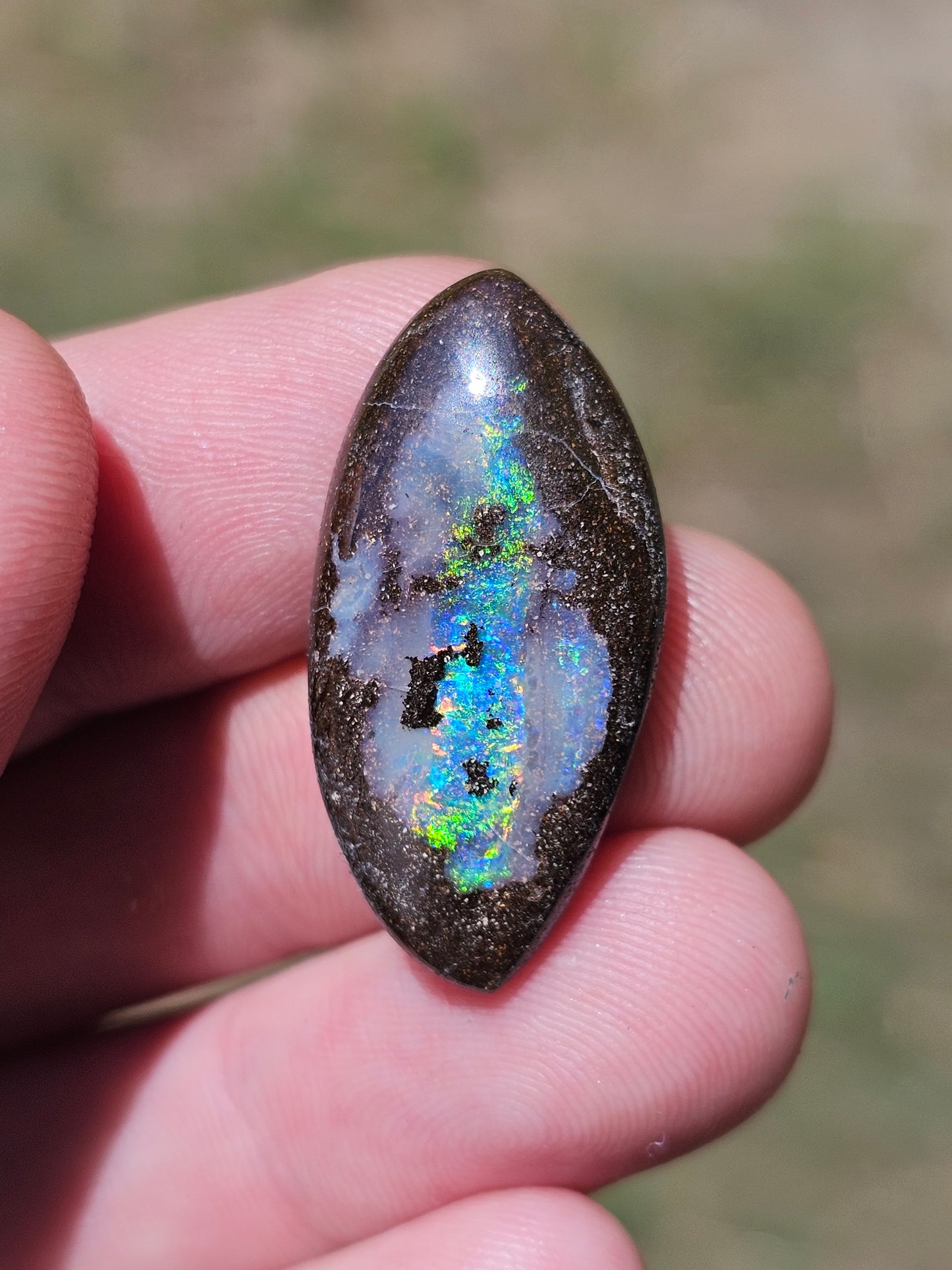 Vivid Colour on Boulder Opal! 27cts