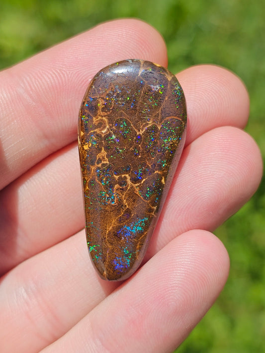 Beautiful Pinfire on Boulder Opal 50cts!