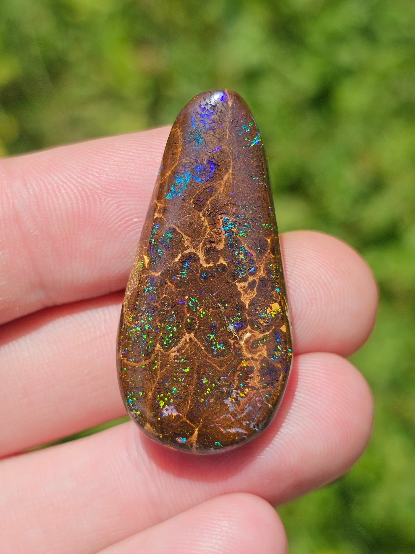 Beautiful Pinfire on Boulder Opal 50cts!