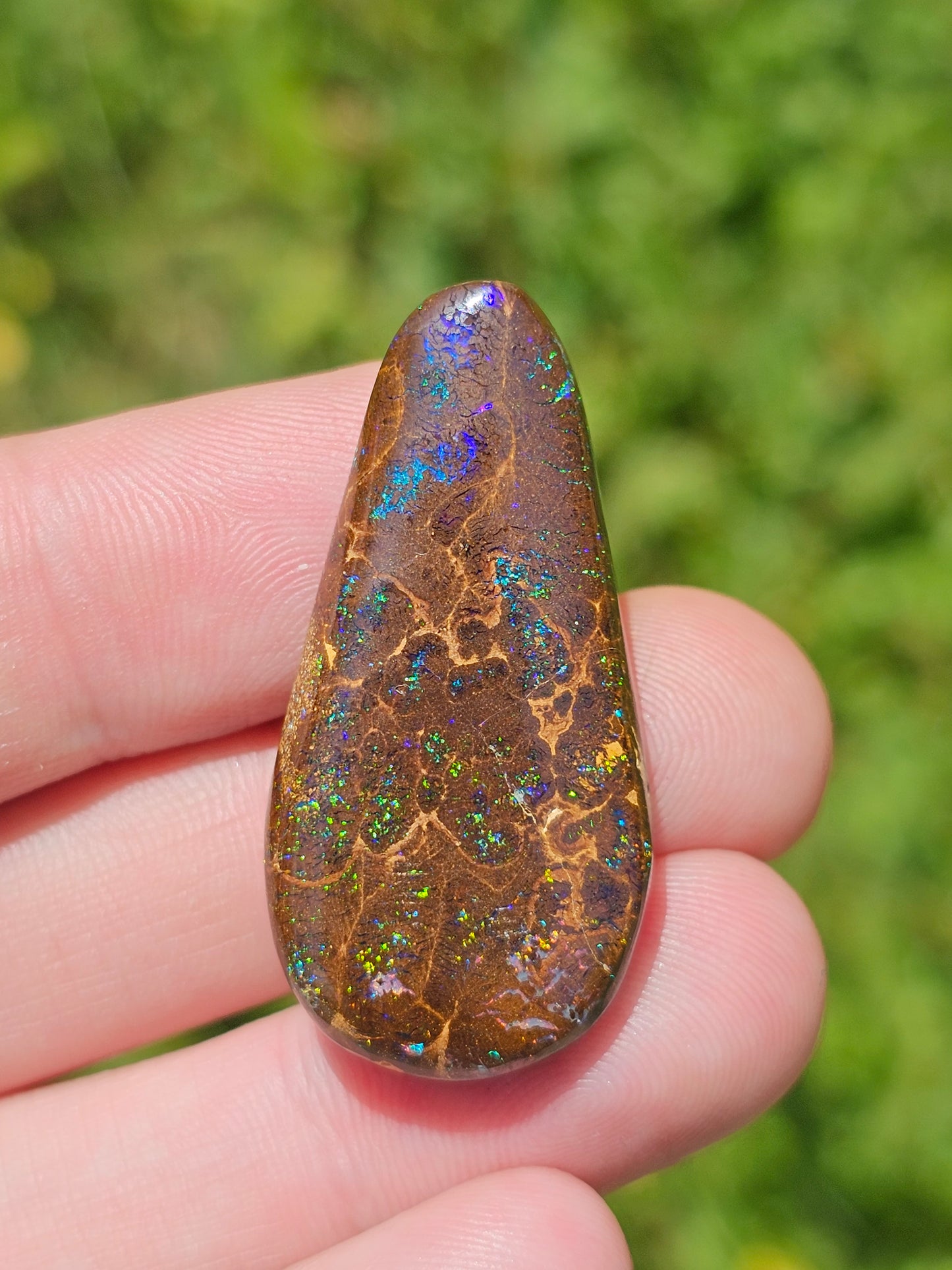 Beautiful Pinfire on Boulder Opal 50cts!