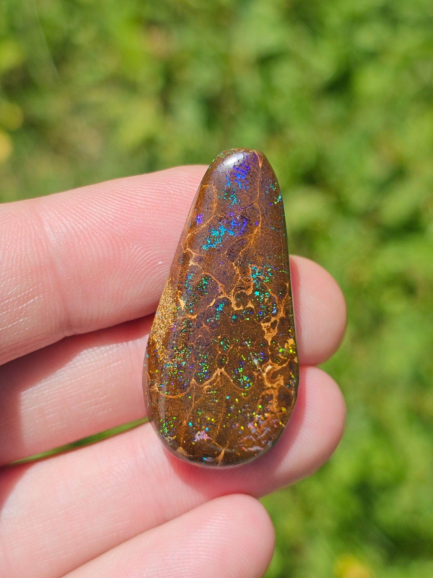 Beautiful Pinfire on Boulder Opal 50cts!