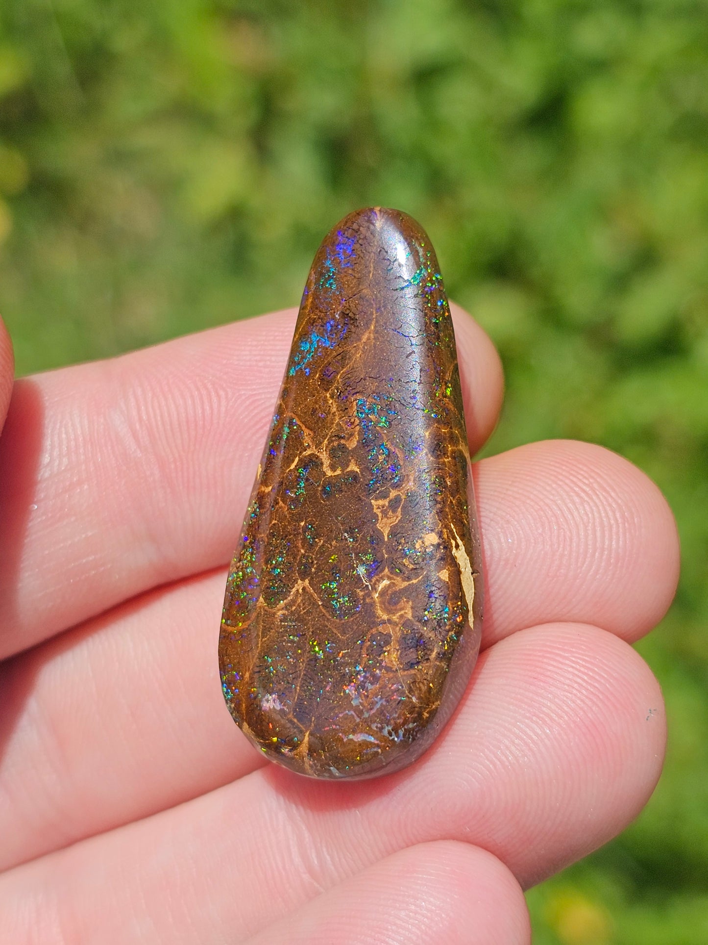 Beautiful Pinfire on Boulder Opal 50cts!