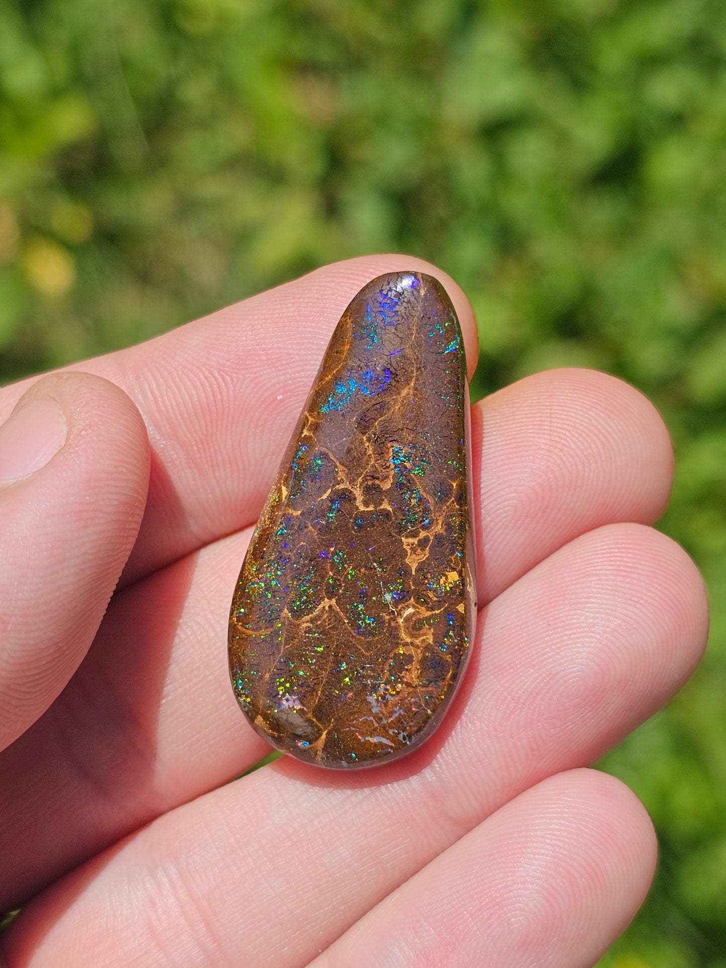 Beautiful Pinfire on Boulder Opal 50cts!