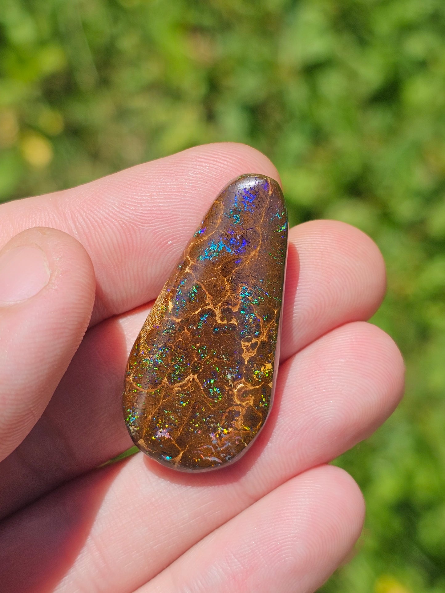 Beautiful Pinfire on Boulder Opal 50cts!