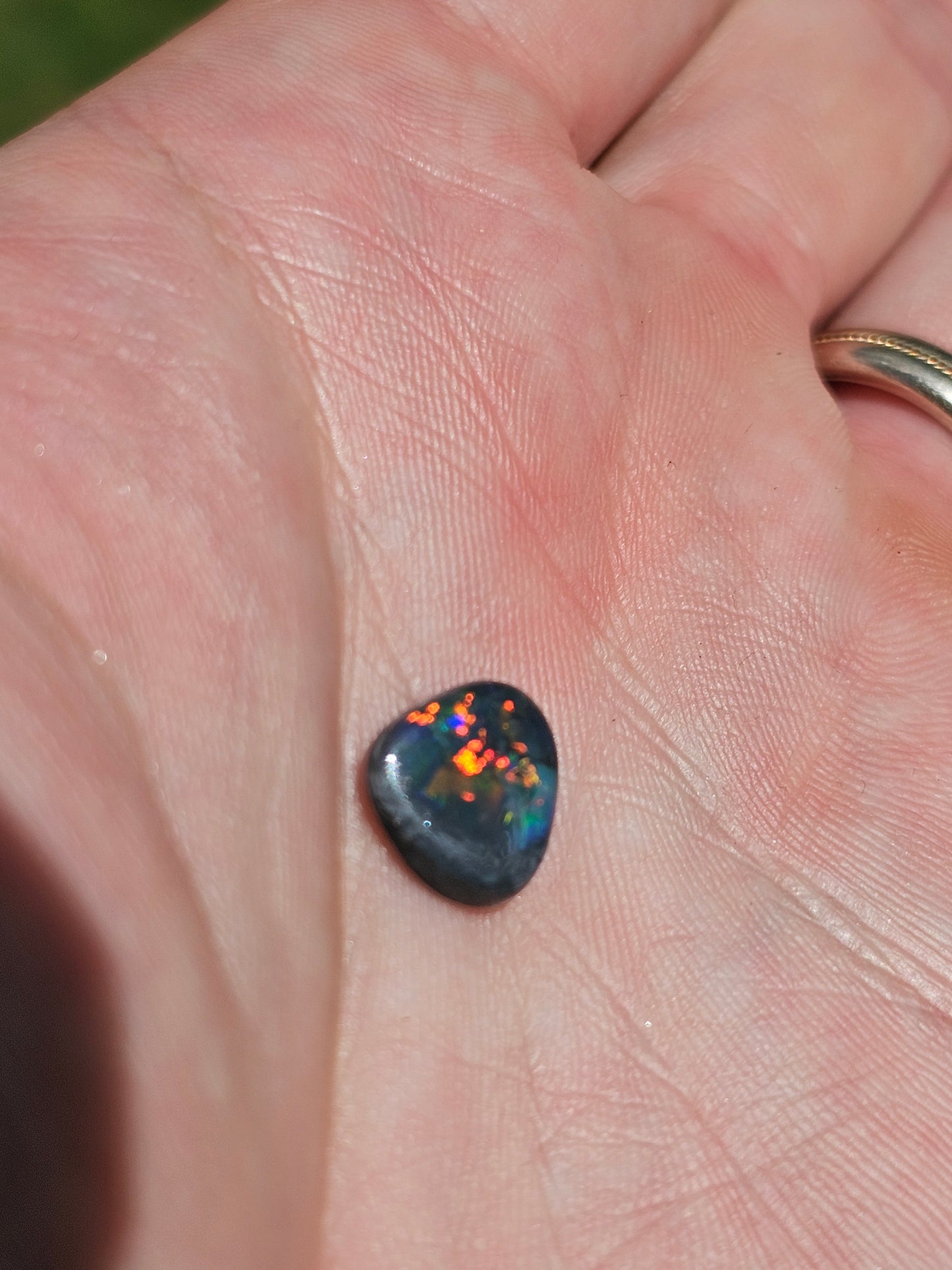 Brilliant Lightning Ridge Solid Black Opal! 2.55cts (JP3)