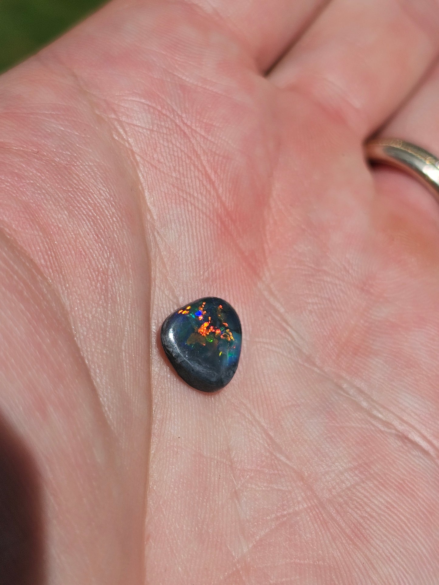 Brilliant Lightning Ridge Solid Black Opal! 2.55cts (JP3)