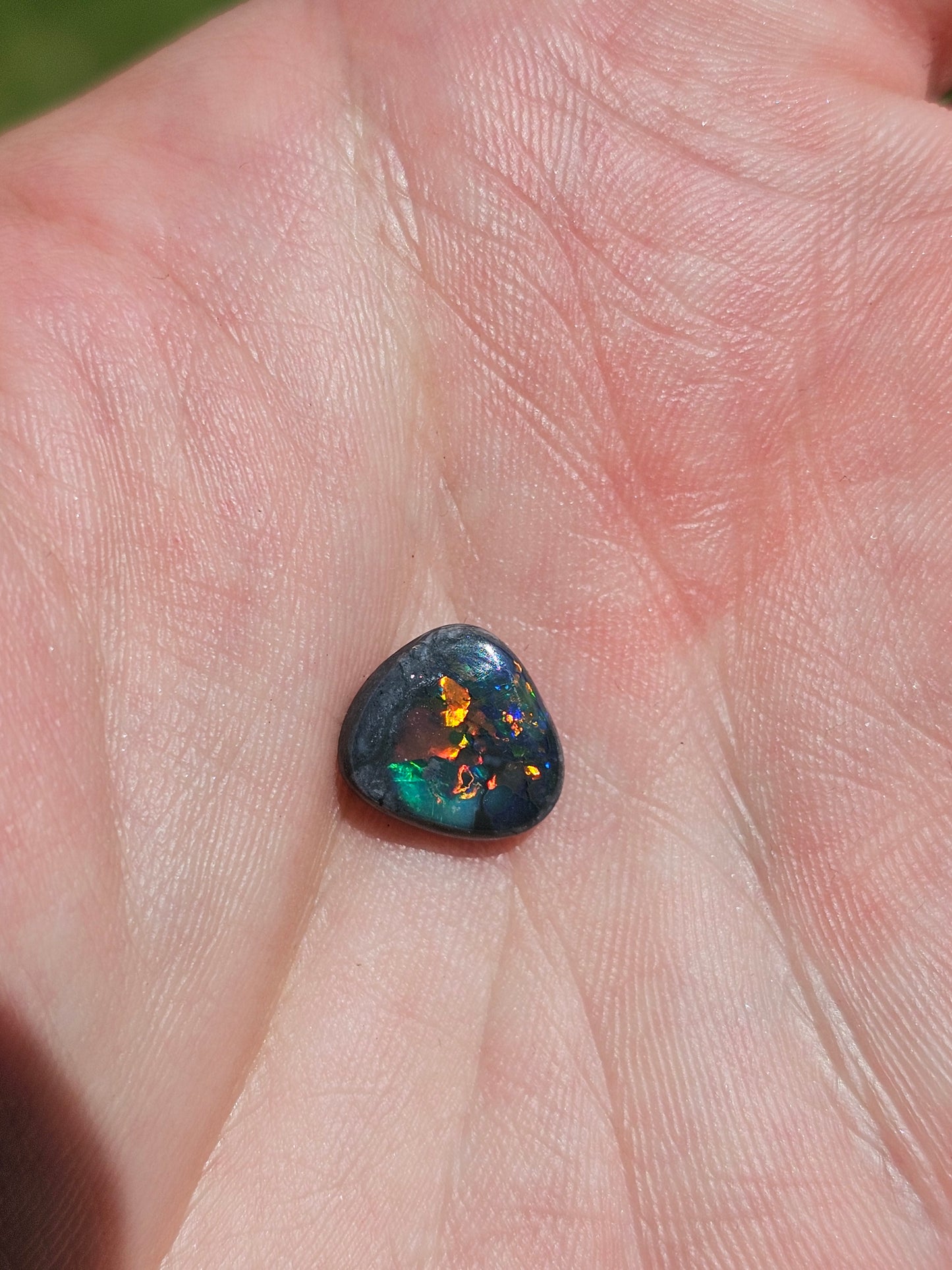 Brilliant Lightning Ridge Solid Black Opal! 2.55cts (JP3)