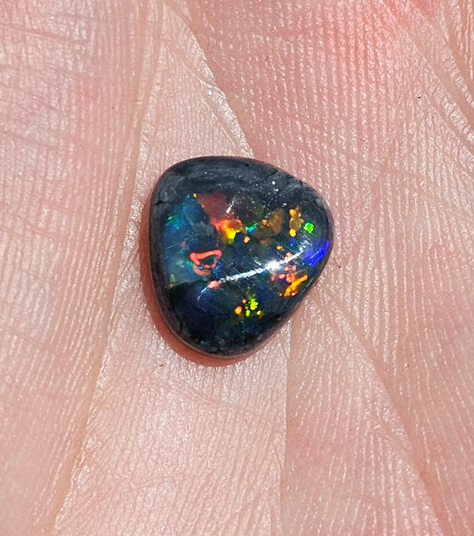 Brilliant Lightning Ridge Solid Black Opal! 2.55cts (JP3)