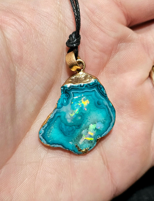 Beautiful Opal Chip Agate! Opal Art (N63)