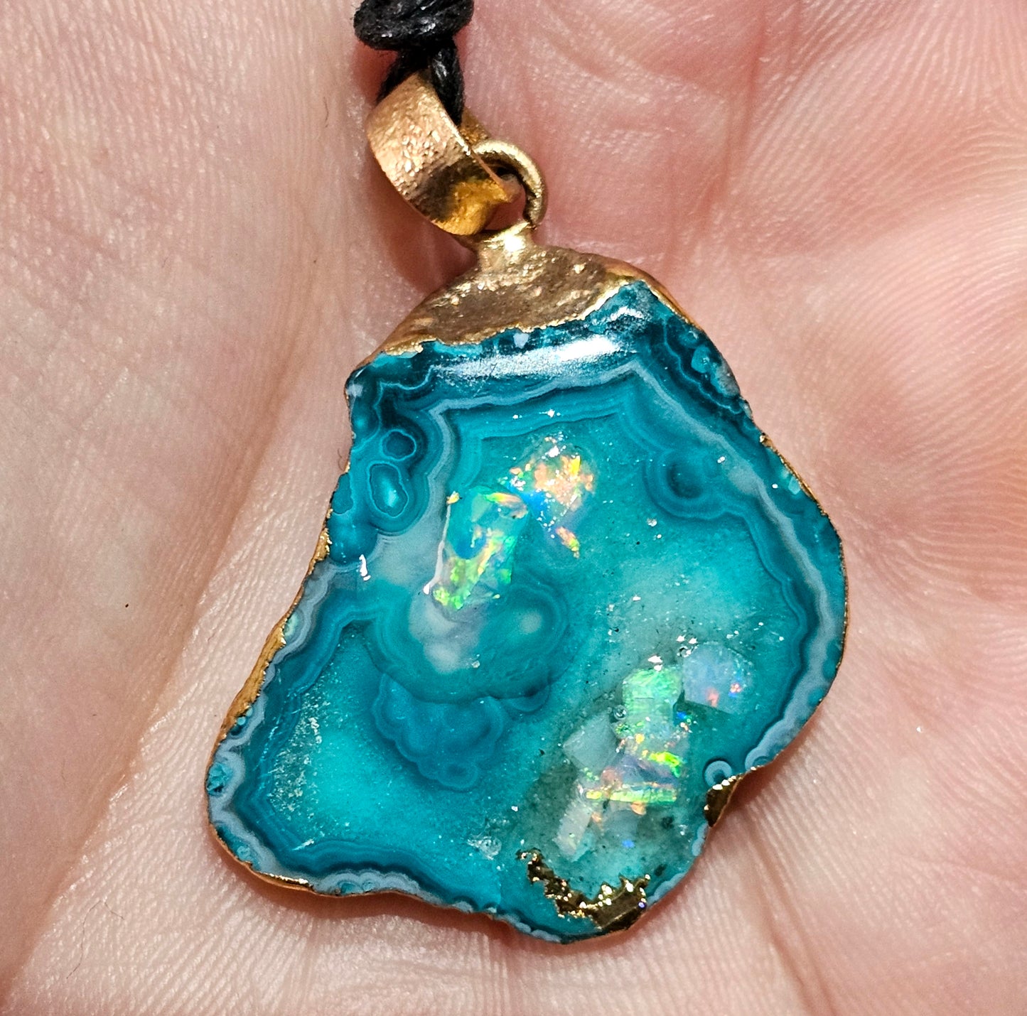 Beautiful Opal Chip Agate! Opal Art (N63)