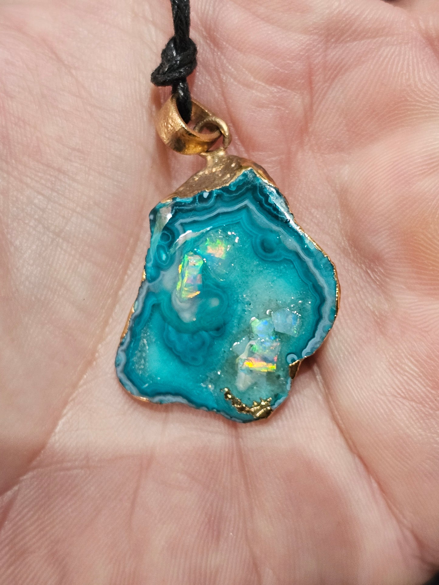 Beautiful Opal Chip Agate! Opal Art (N63)