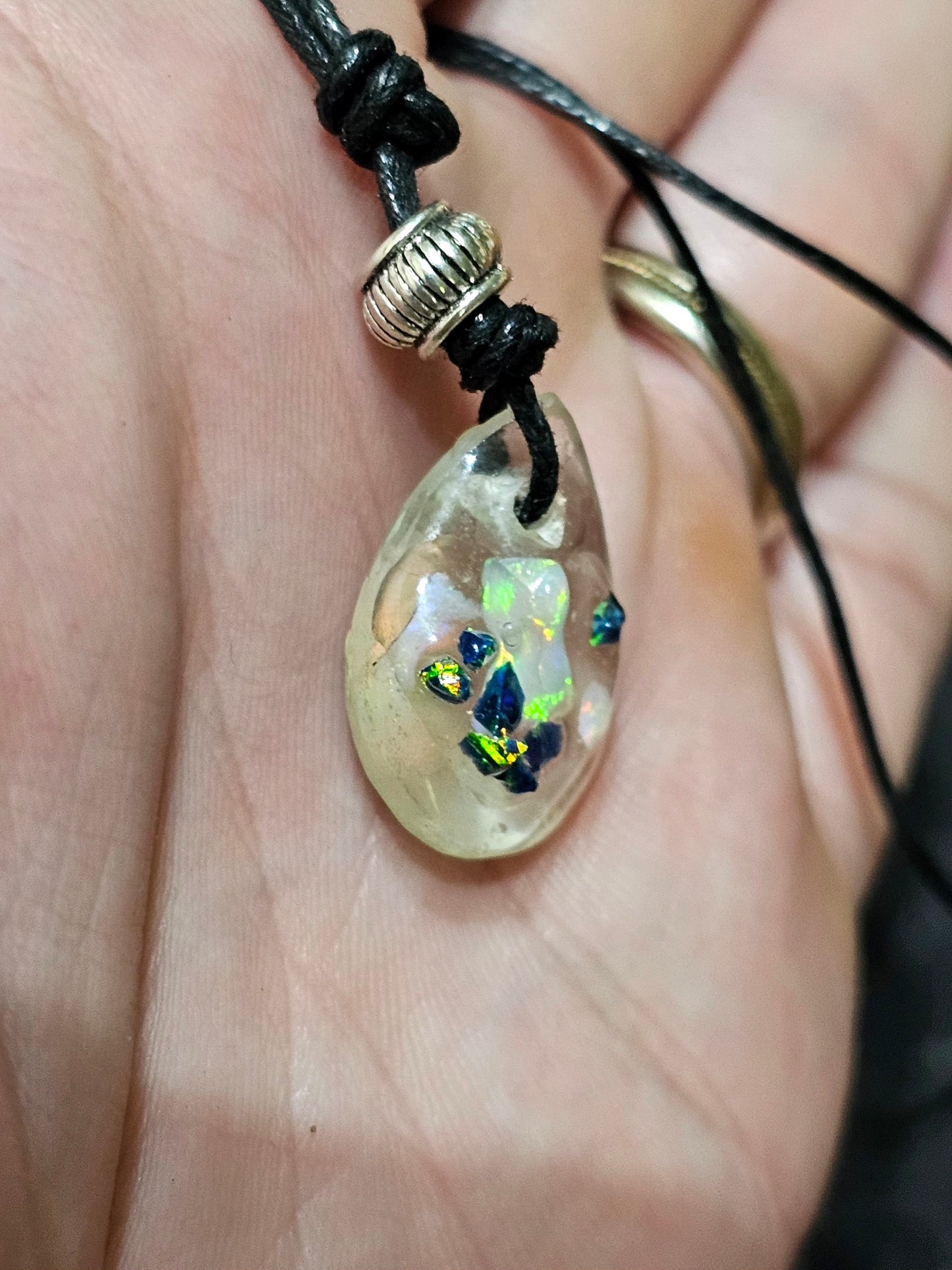 Pretty Crystal Opal Chip Pendant! (Q4)