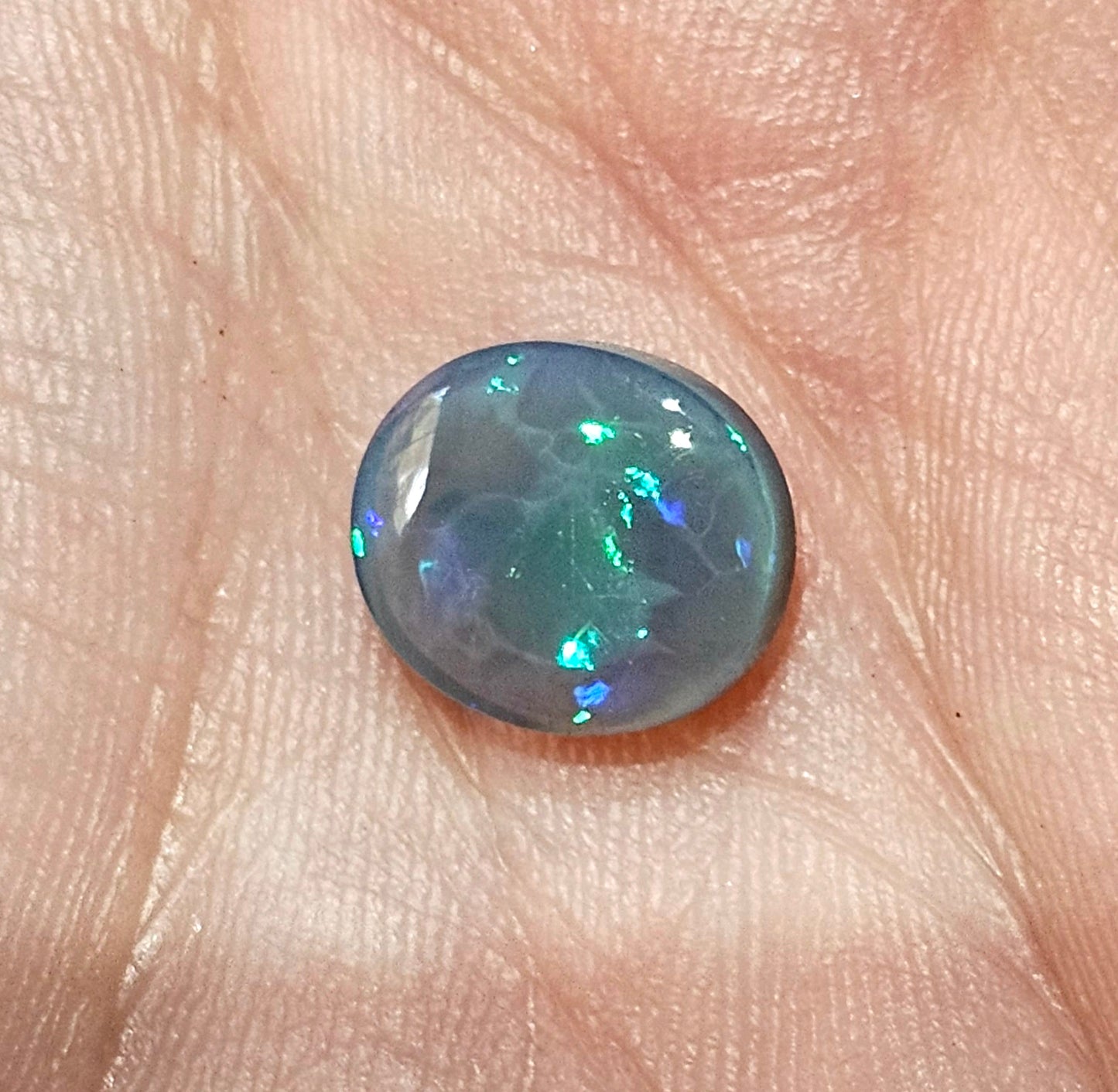 Vivid Sparkles on a Lightning Ridge Solid Opal! 2.65cts (LR5)