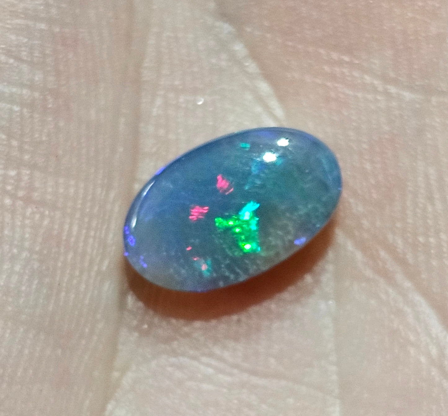 Flashy Lightning Ridge Solid Opal! 2.70cts! (LR9)