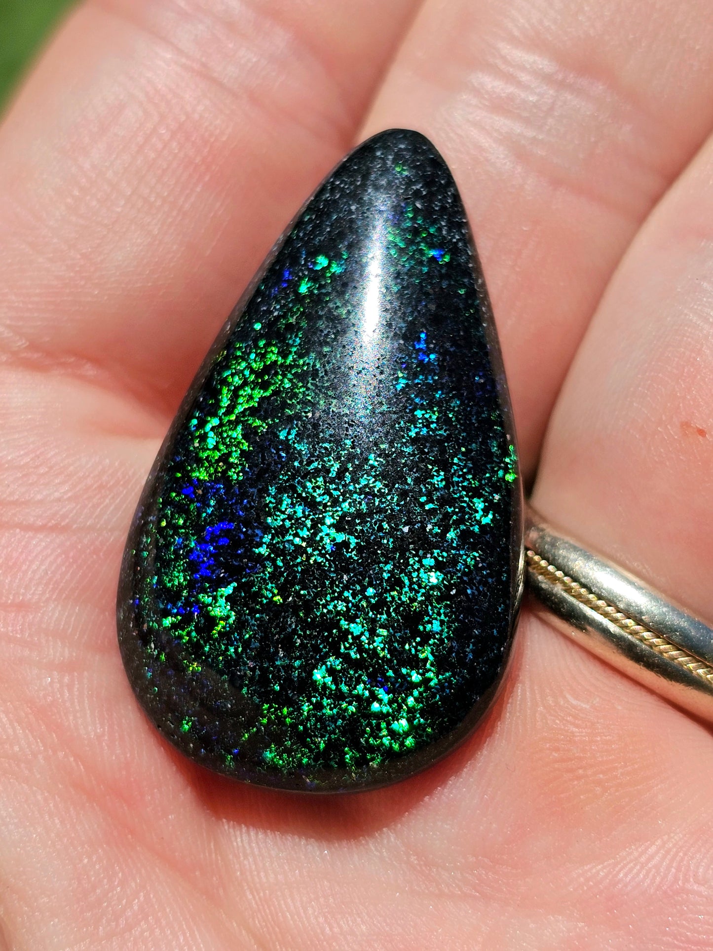 Amazing Flashy Quality Fairy Opal 30cts (F19)