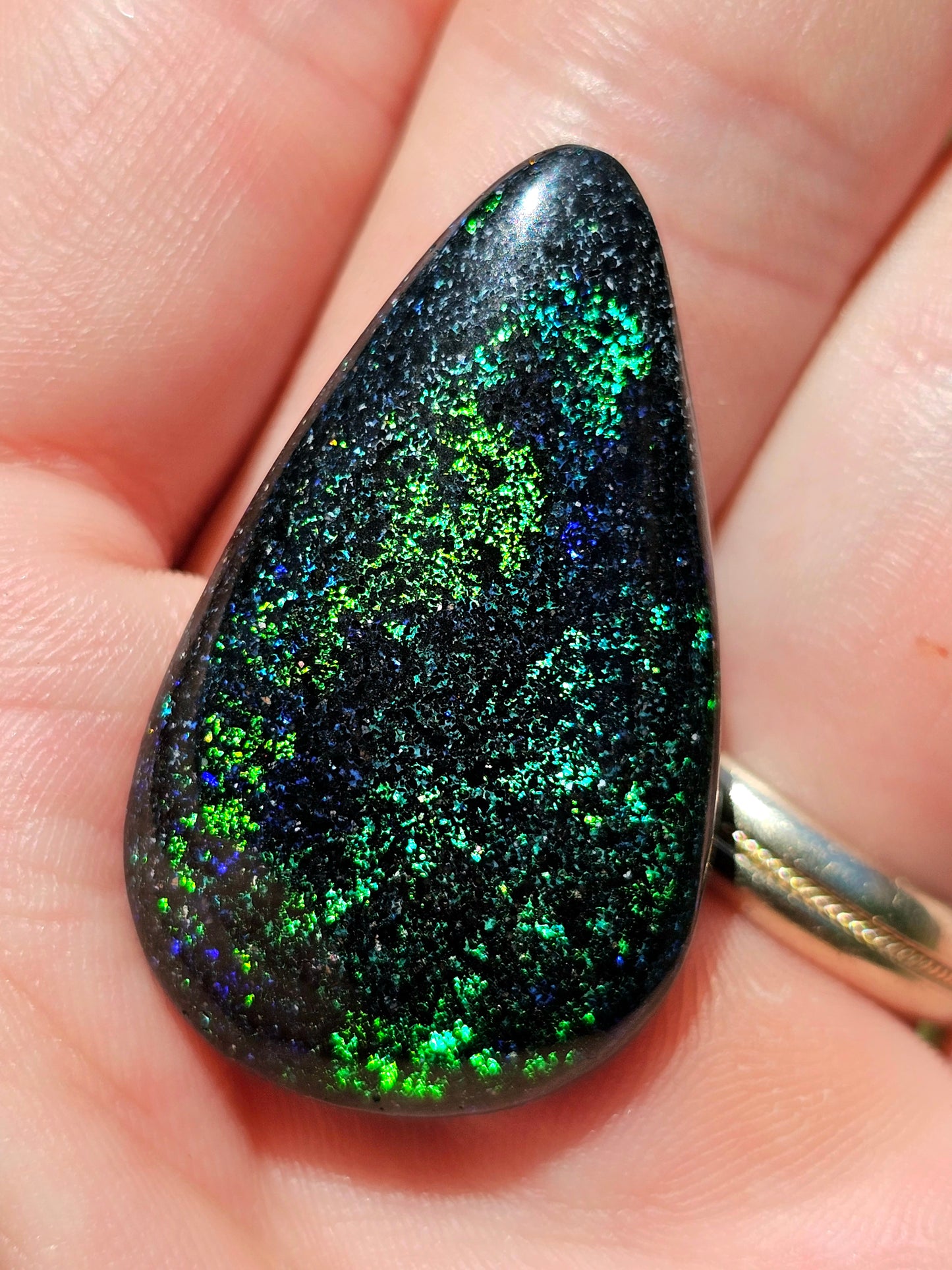 Amazing Flashy Quality Fairy Opal 30cts (F19)