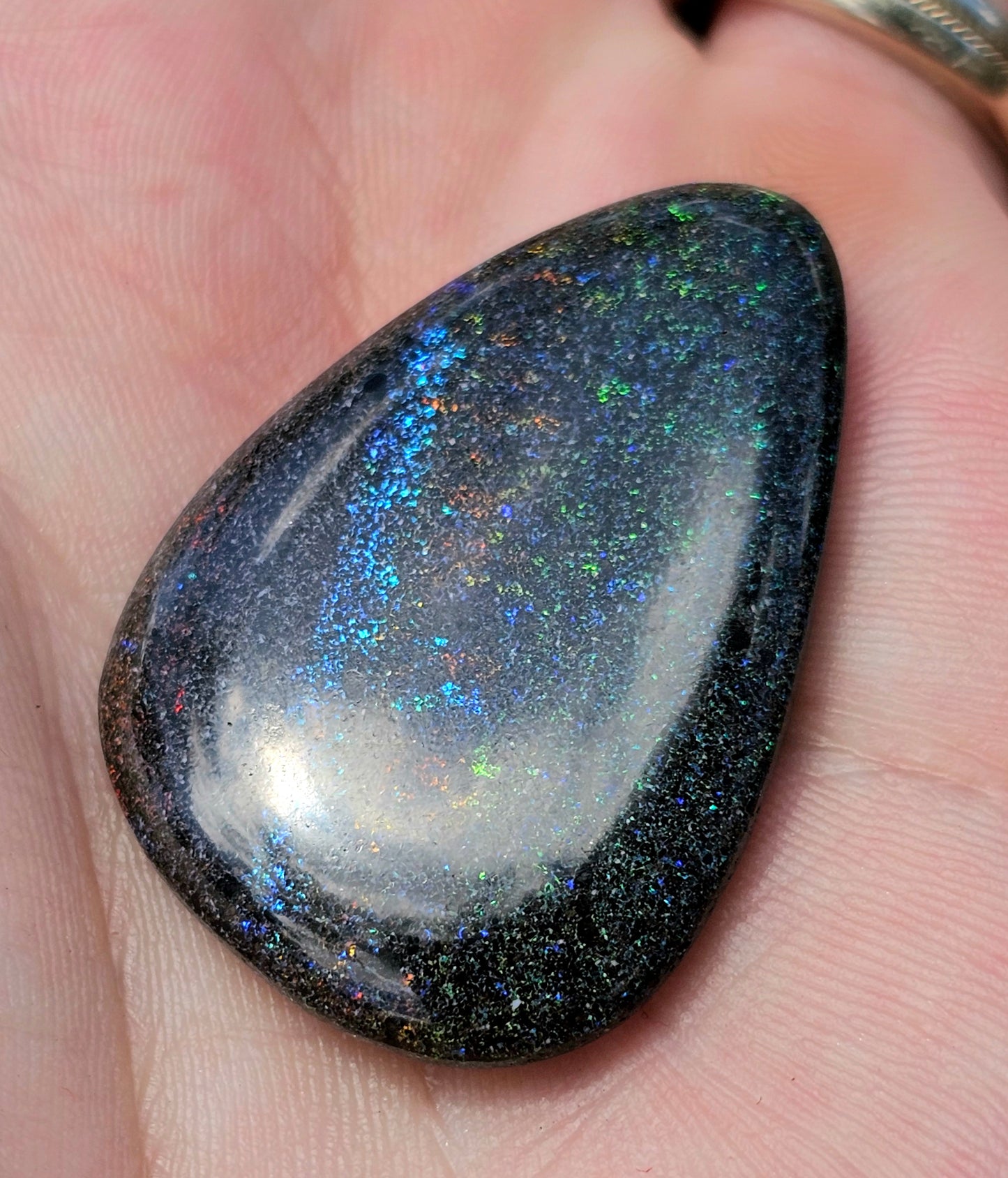 Rainbow Quality Fairy Opal 33cts (F2)