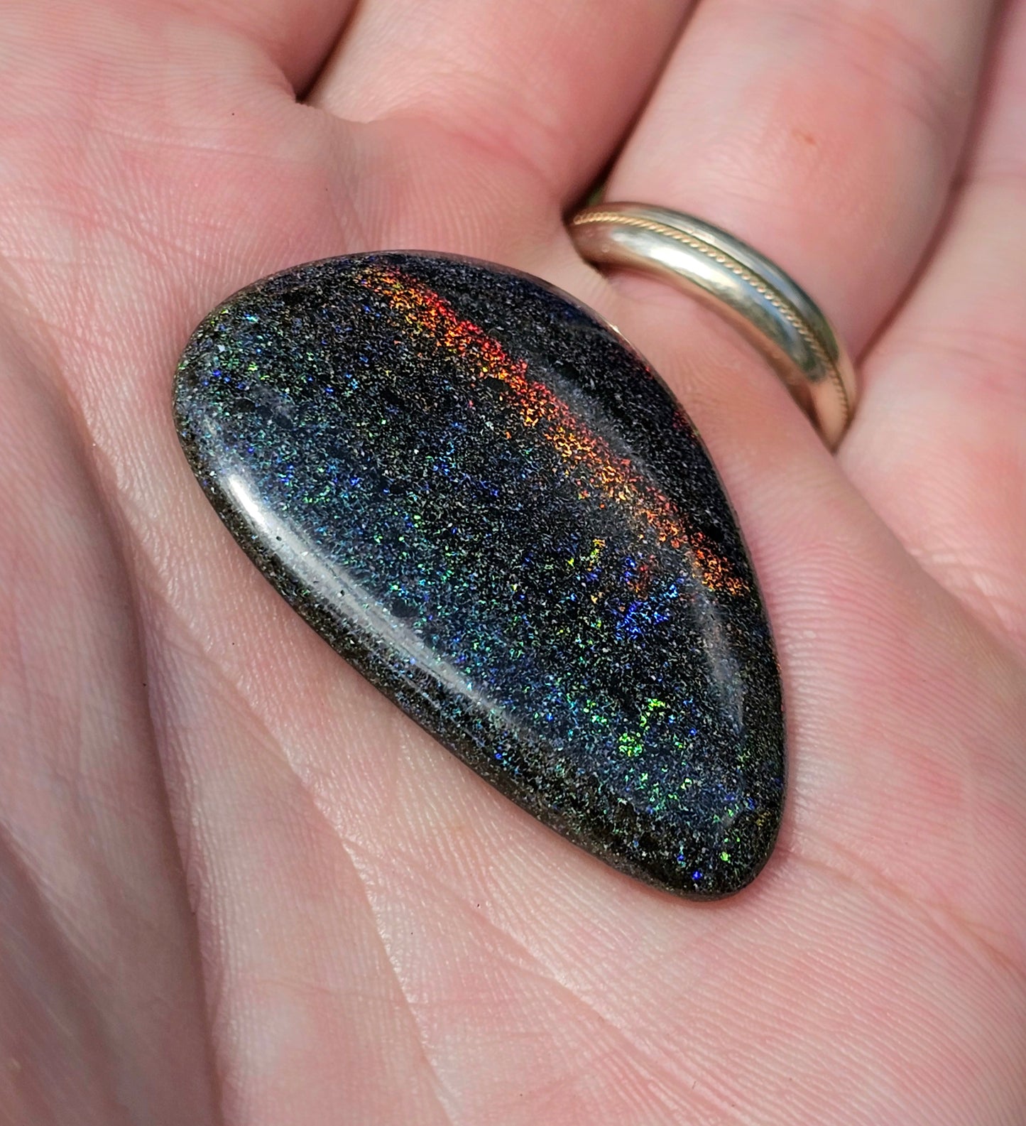 Rainbow Quality Fairy Opal 33cts (F2)