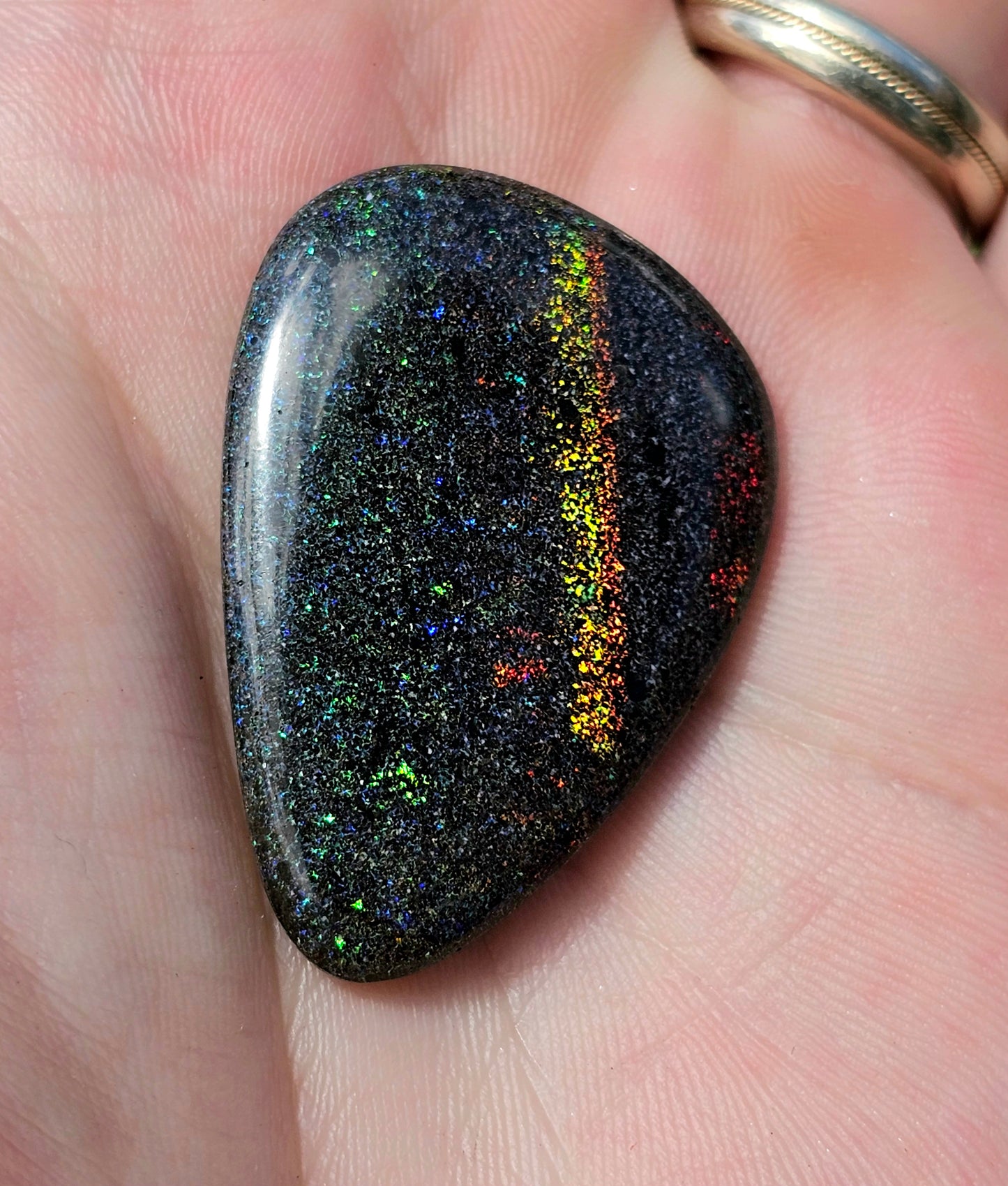 Rainbow Quality Fairy Opal 33cts (F2)