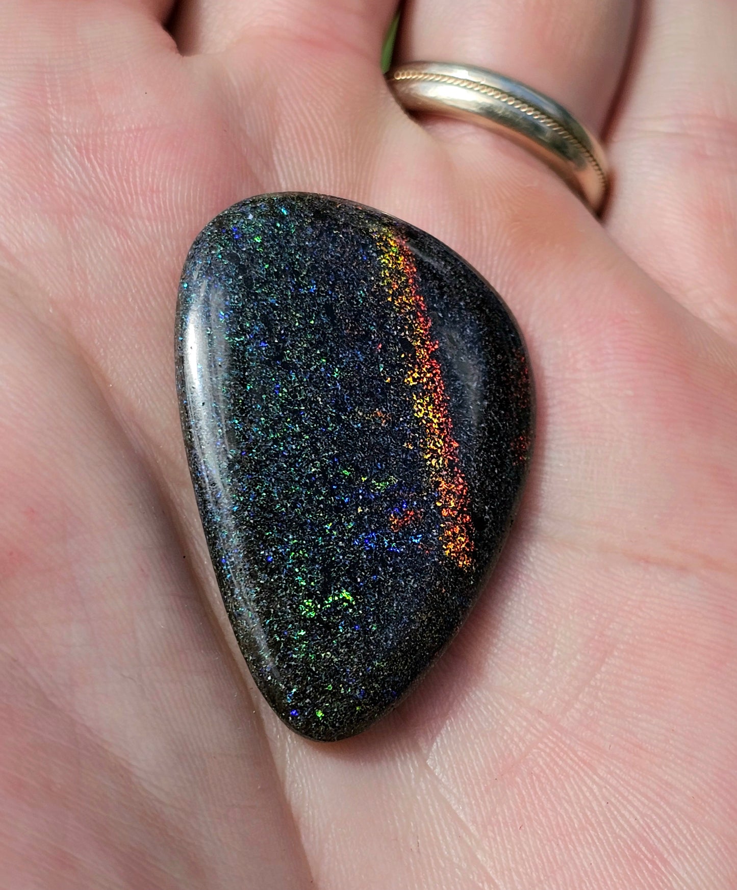 Rainbow Quality Fairy Opal 33cts (F2)