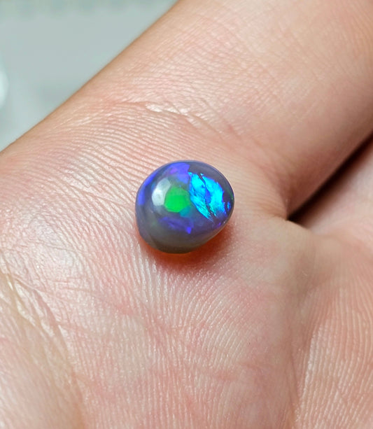 Lovely Lightning Ridge Solid Opal 1.75cts M10