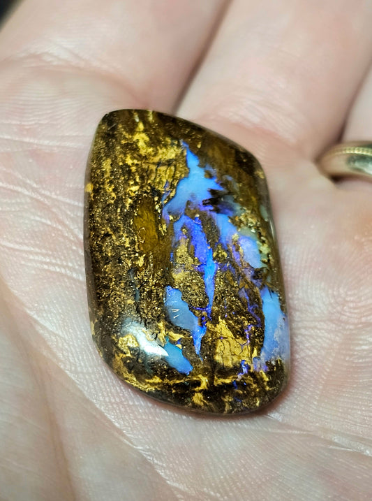 Pretty Blue Boulder Opal! 33cts (W3)