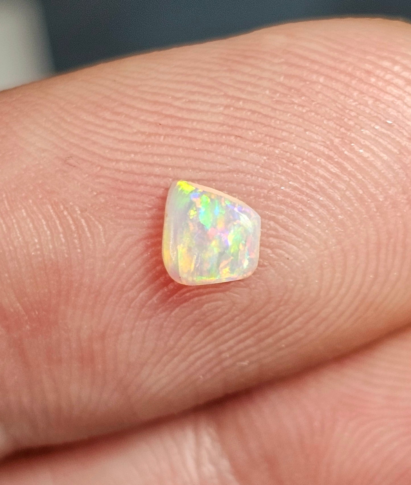 Flashy Little Lightning Ridge Opal! 0.30cts (LRG)