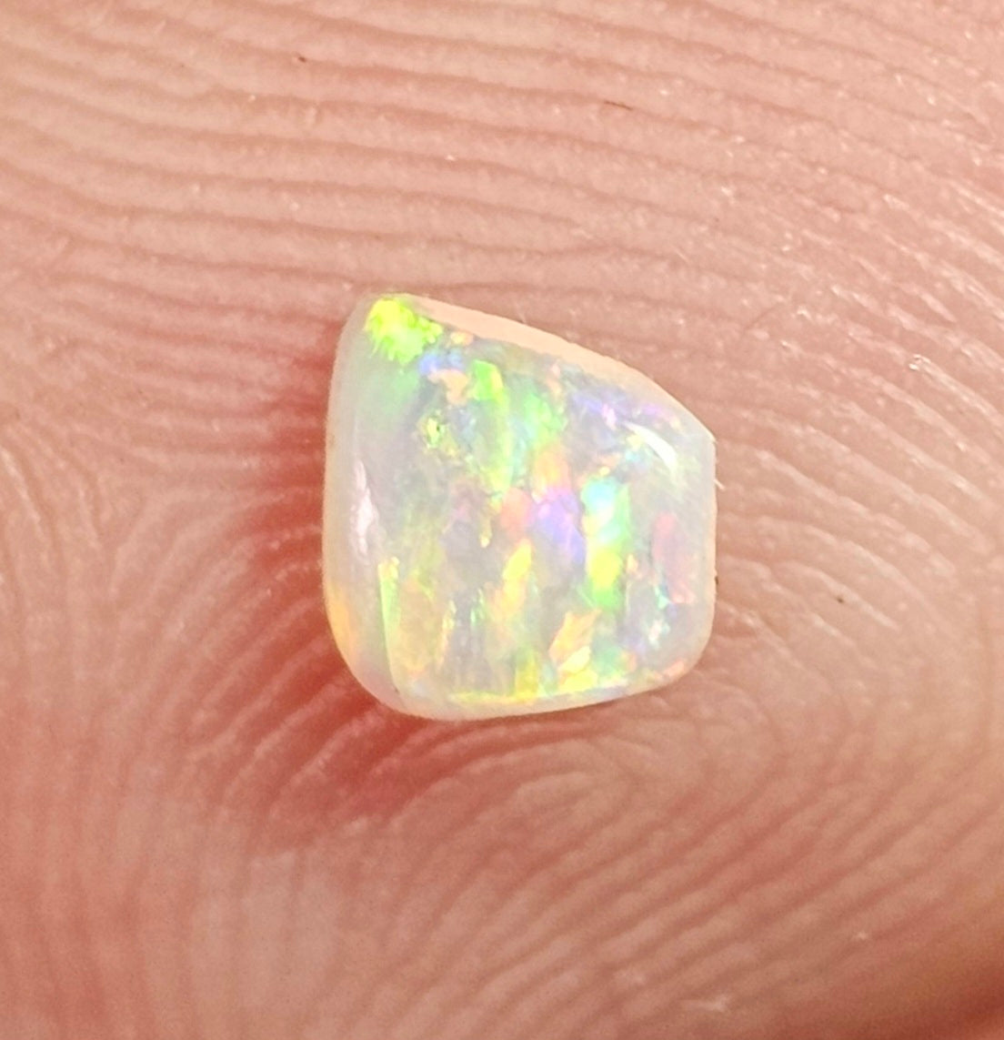 Flashy Little Lightning Ridge Opal! 0.30cts (LRG)