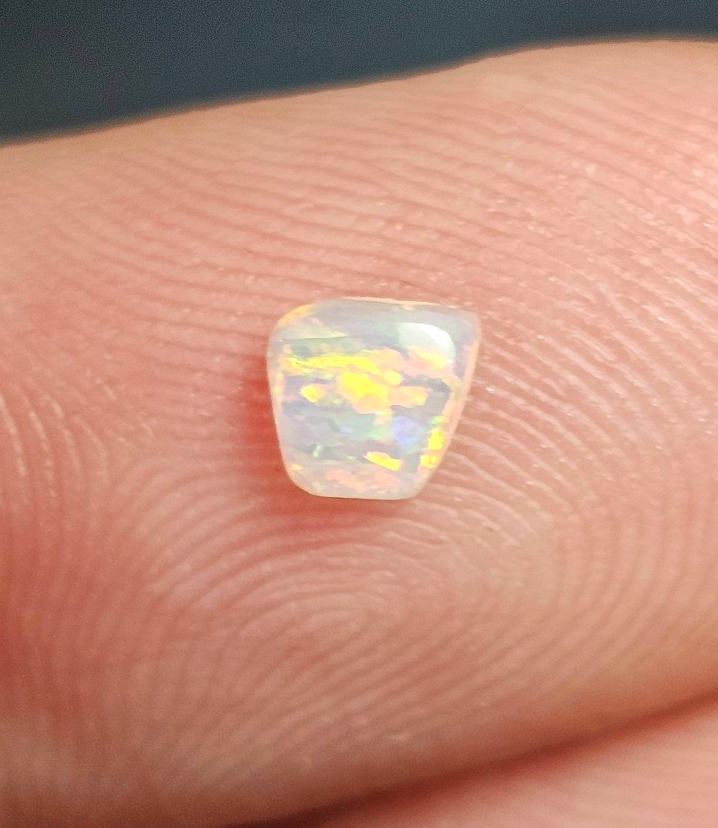 Flashy Little Lightning Ridge Opal! 0.30cts (LRG)
