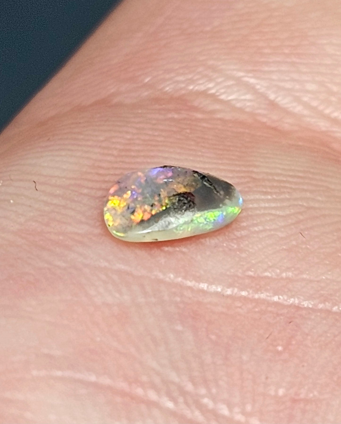 Colourful Lightning Ridge Opal! 0.30cts (LRE)