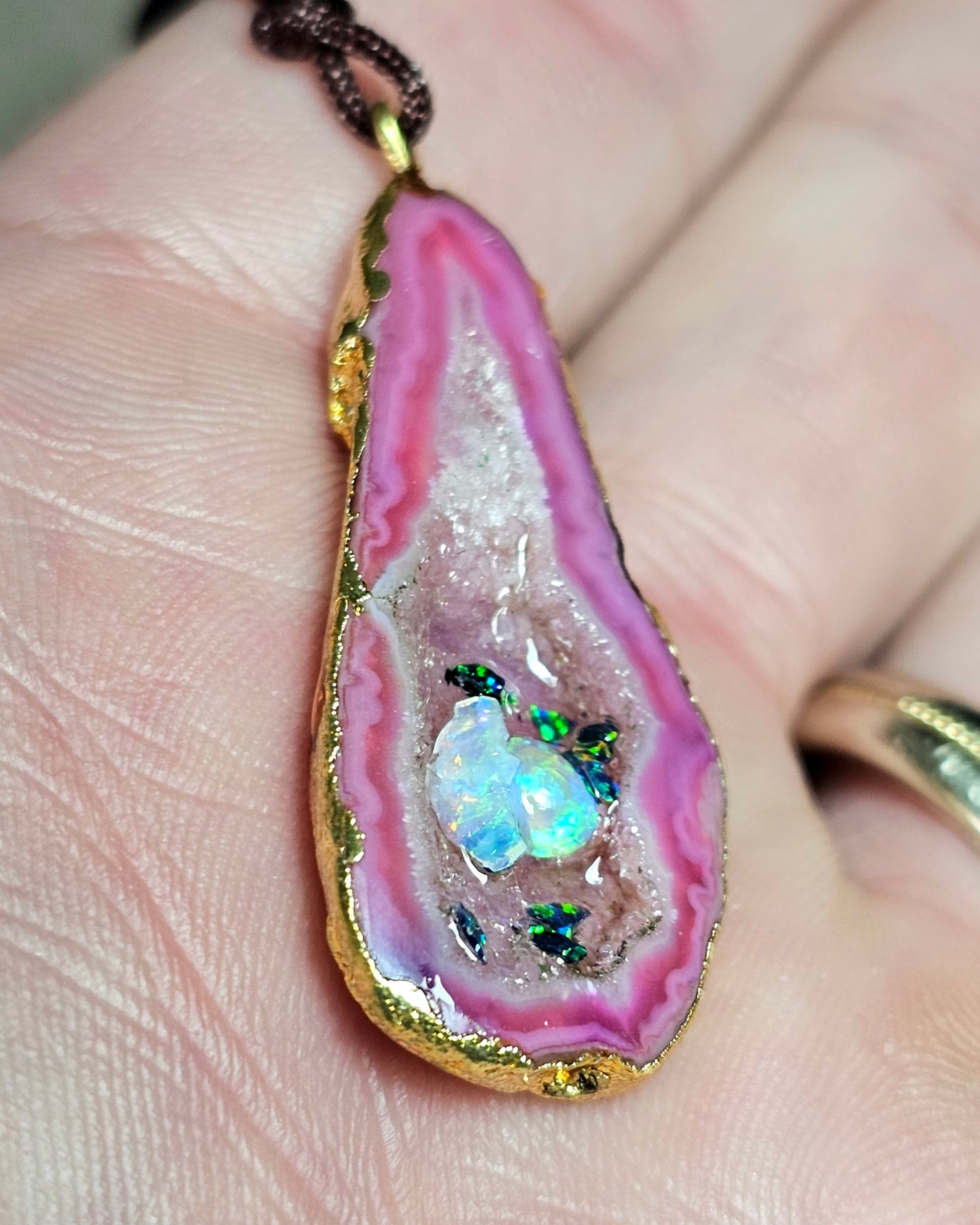 Beautiful Opal Chip Agate! Opal Art (OA11)