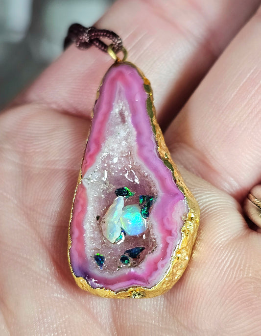Beautiful Opal Chip Agate! Opal Art (OA11)