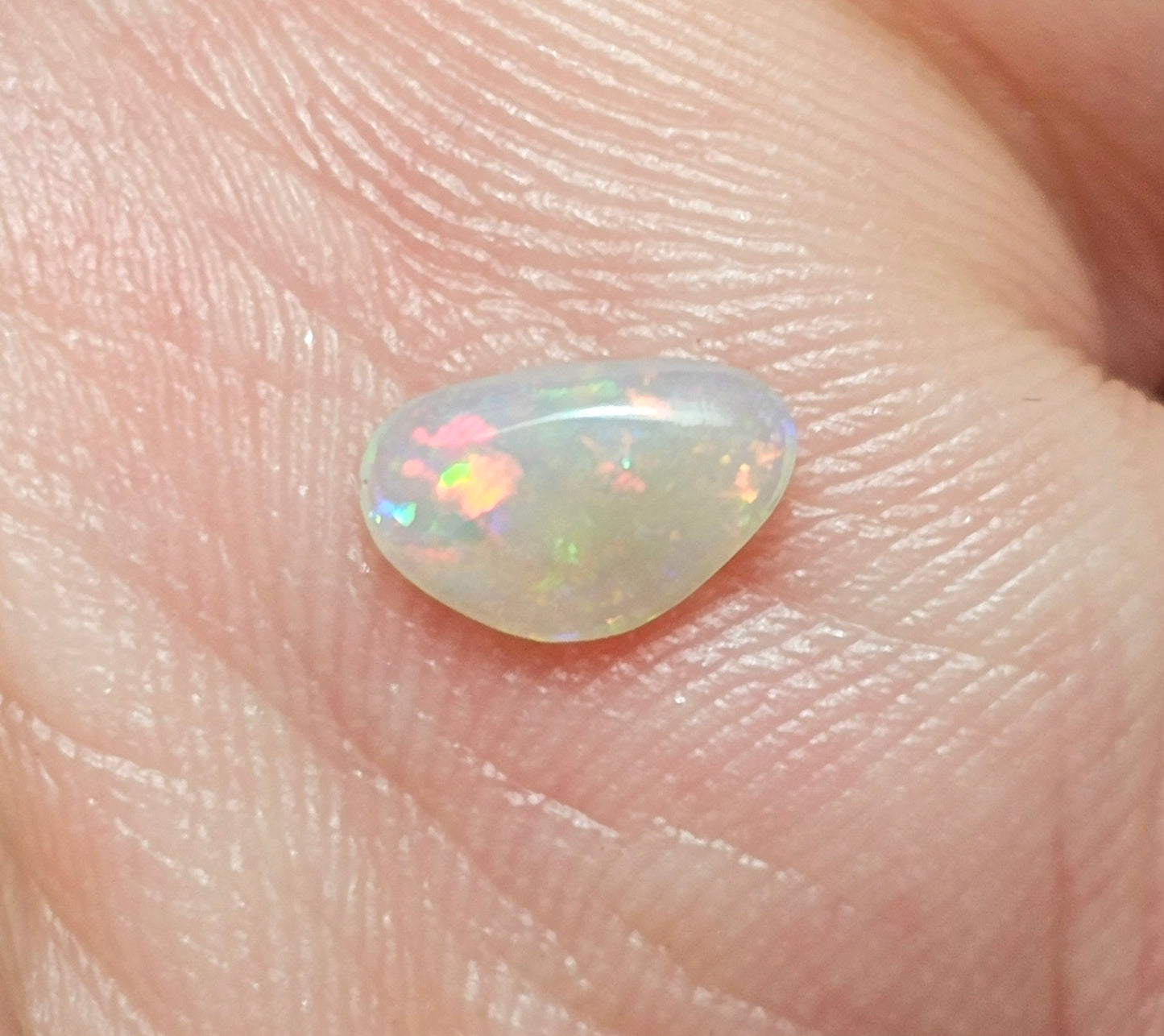 Cute Little L/RIDGE CRYSTAL 0.30cts    LRC