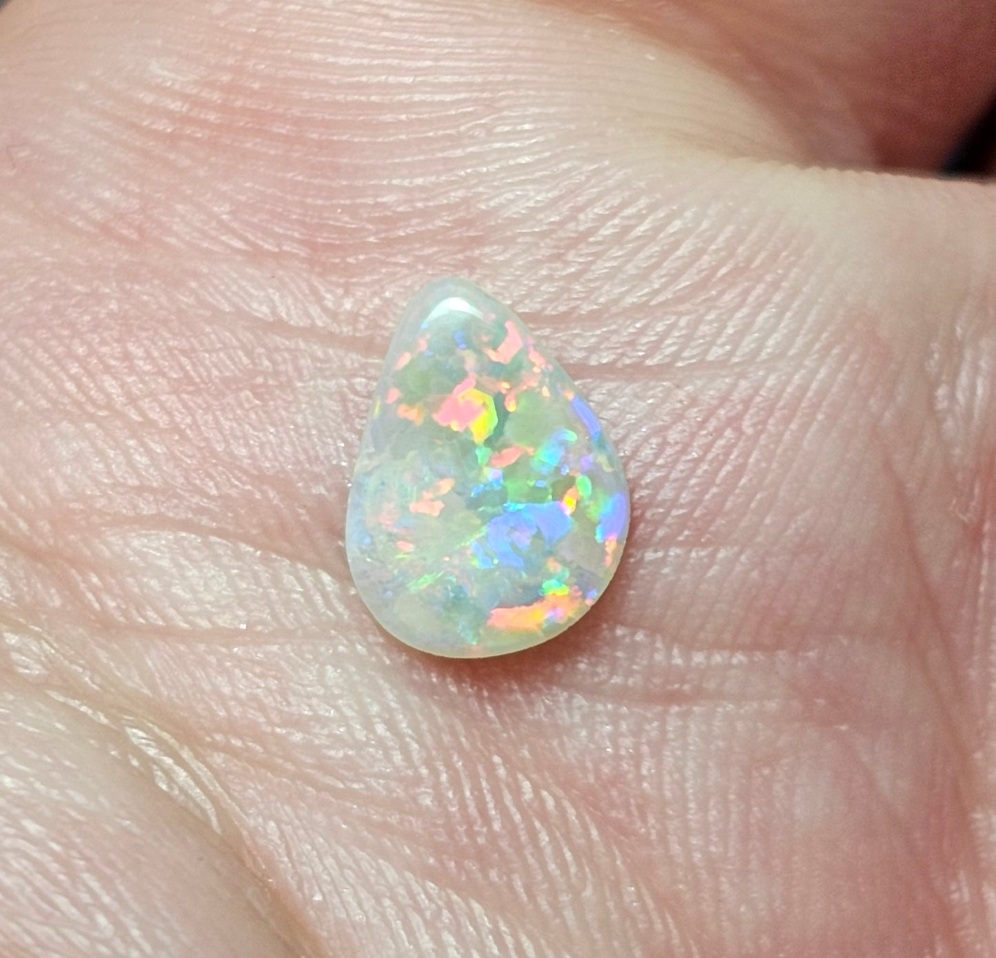 Rainbow colour L/RIDGE CRYSTAL OPAL 0.40cts (LRD02)