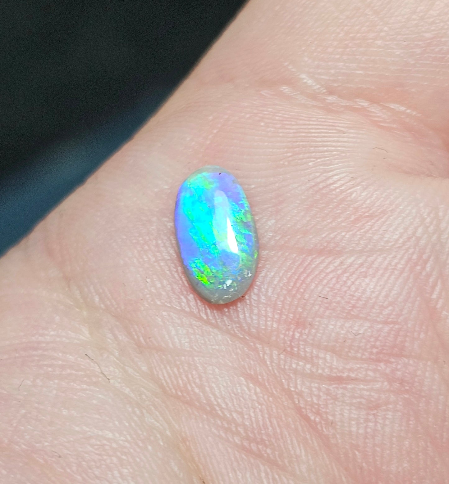 0.55ct Flashy Crystal Opal from Lightning Ridge(LRD07)