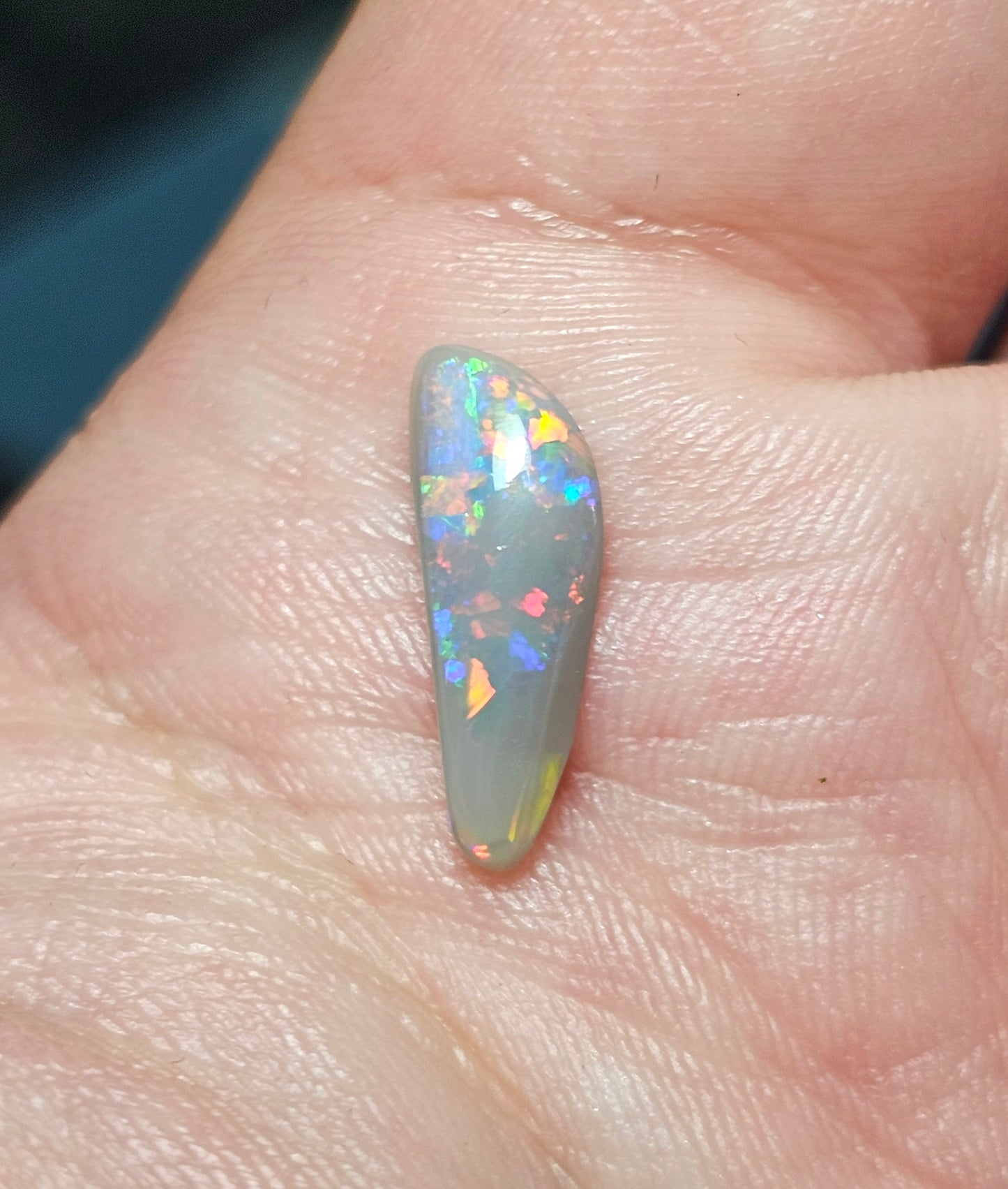 1.45cts Pretty Semi-Black Opal from Lightning Ridge(LRD08)