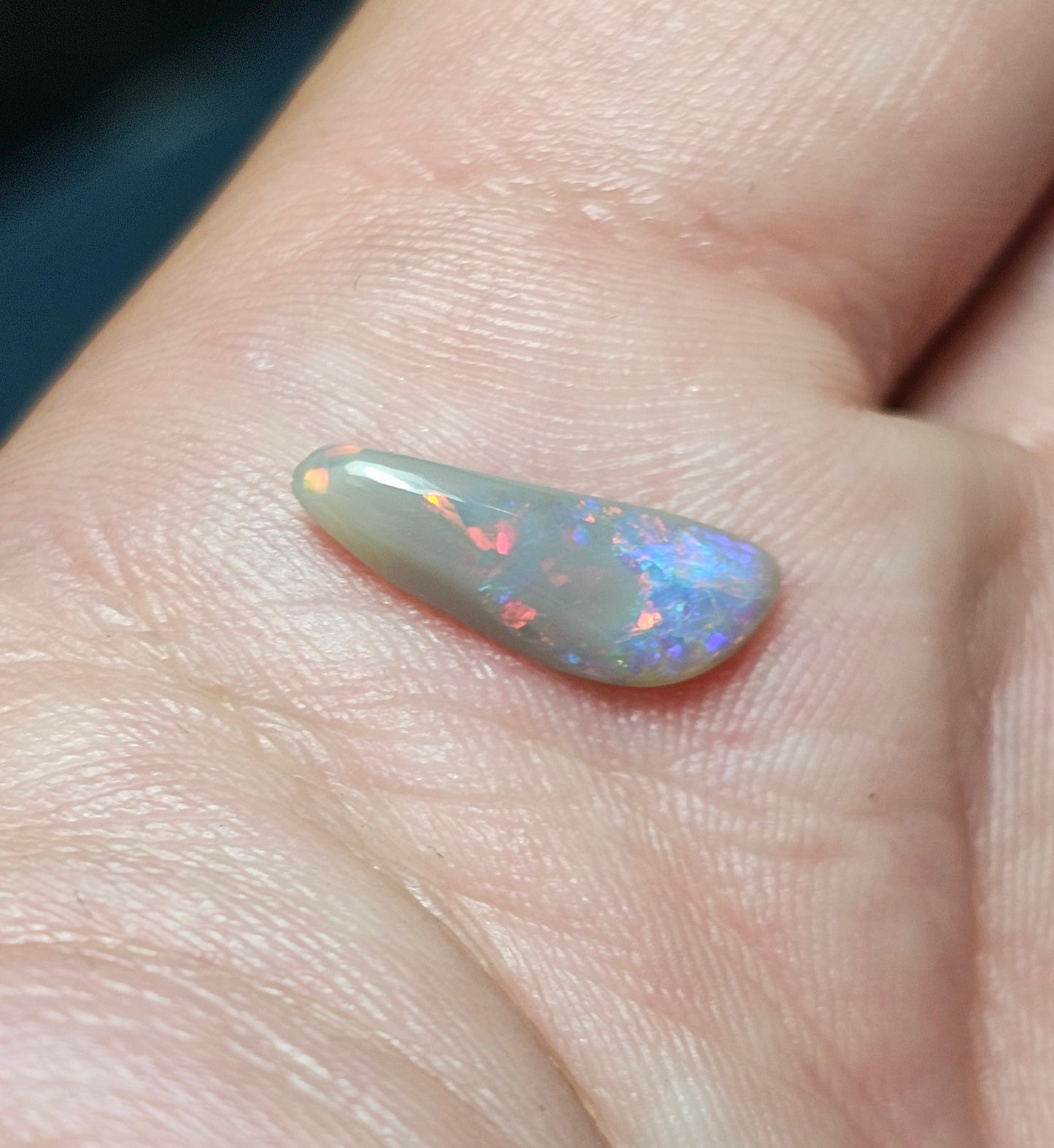 1.45cts Pretty Semi-Black Opal from Lightning Ridge(LRD08)