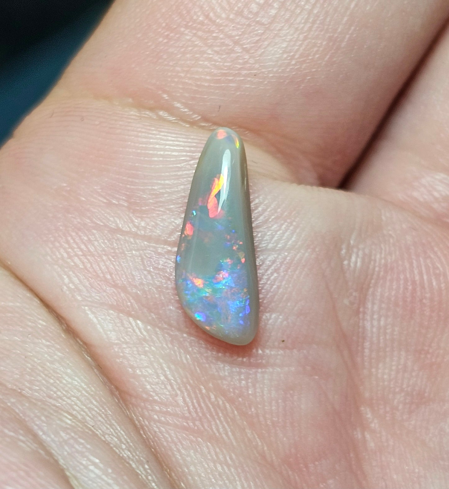 1.45cts Pretty Semi-Black Opal from Lightning Ridge(LRD08)