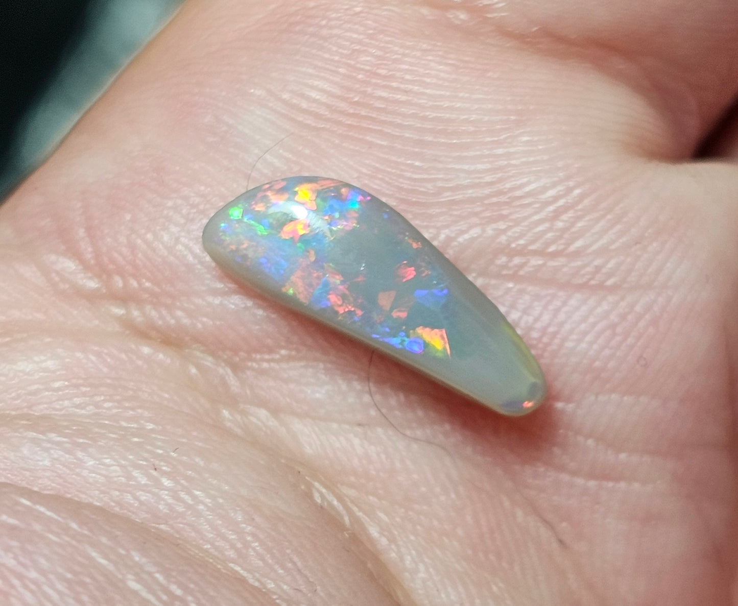 1.45cts Pretty Semi-Black Opal from Lightning Ridge(LRD08)