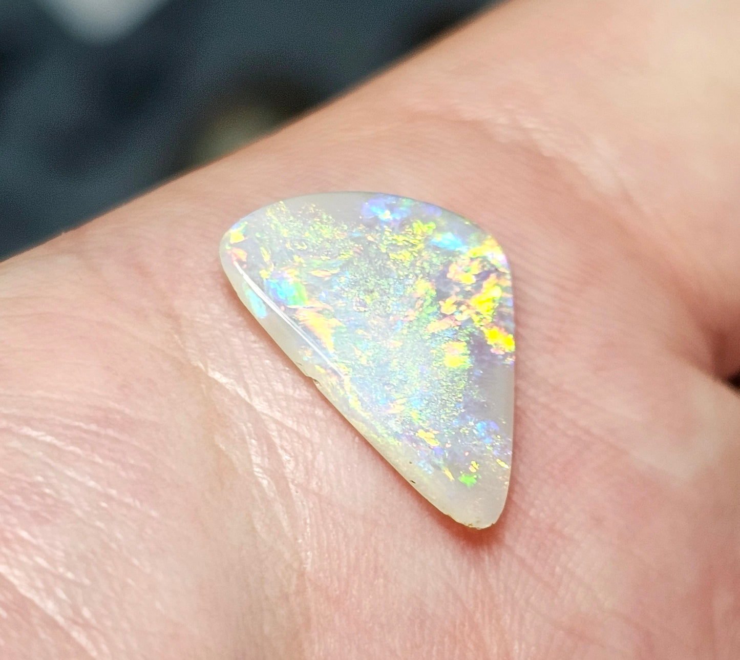 2.30cts Beautiful Crystal Opal (LRA05)
