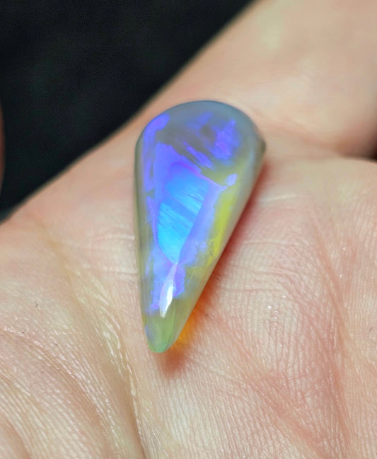 10cts Blue Flashy Opal!! Investment Stone! (LRW31)