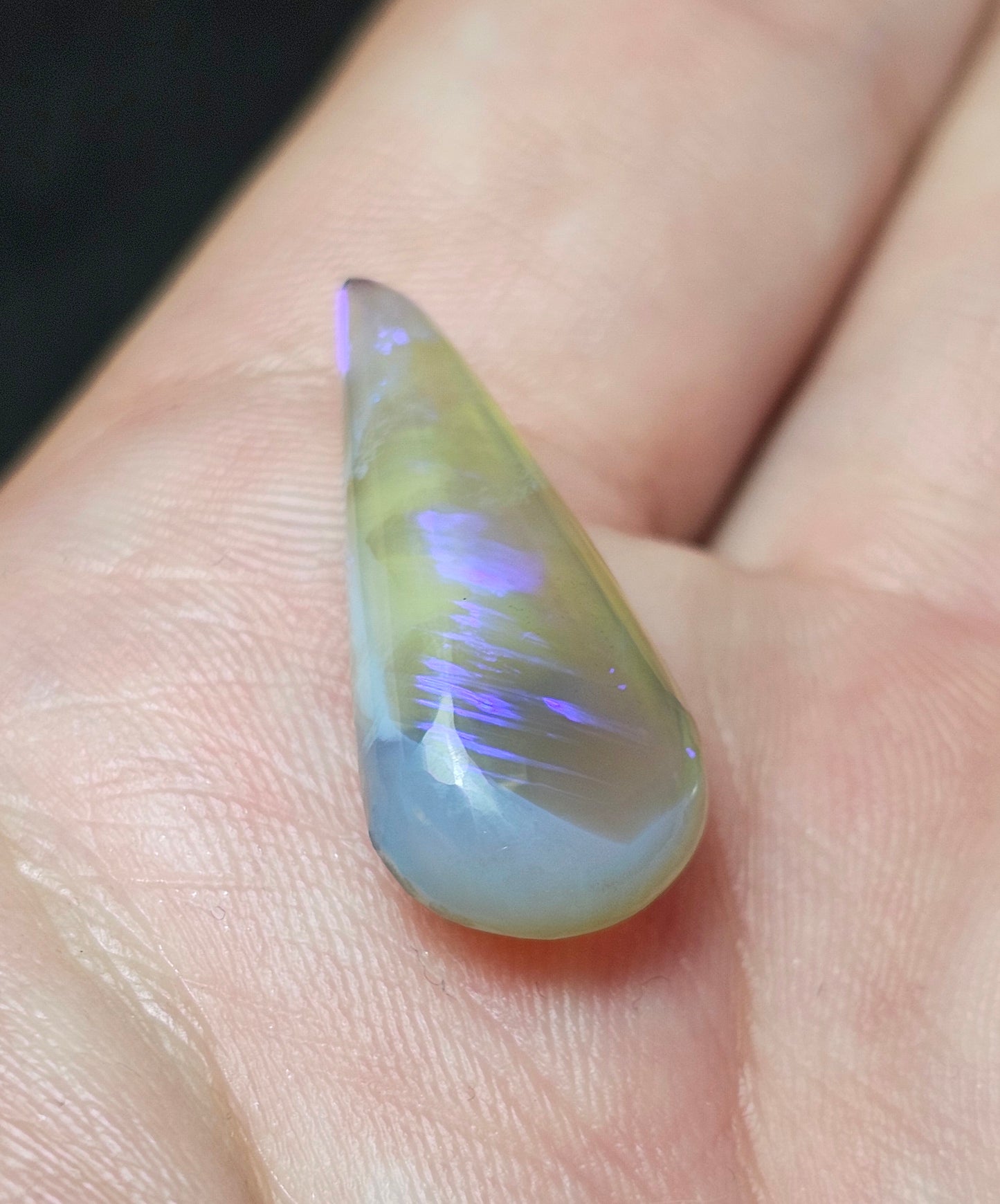 10cts Blue Flashy Opal!! Investment Stone! (LRW31)